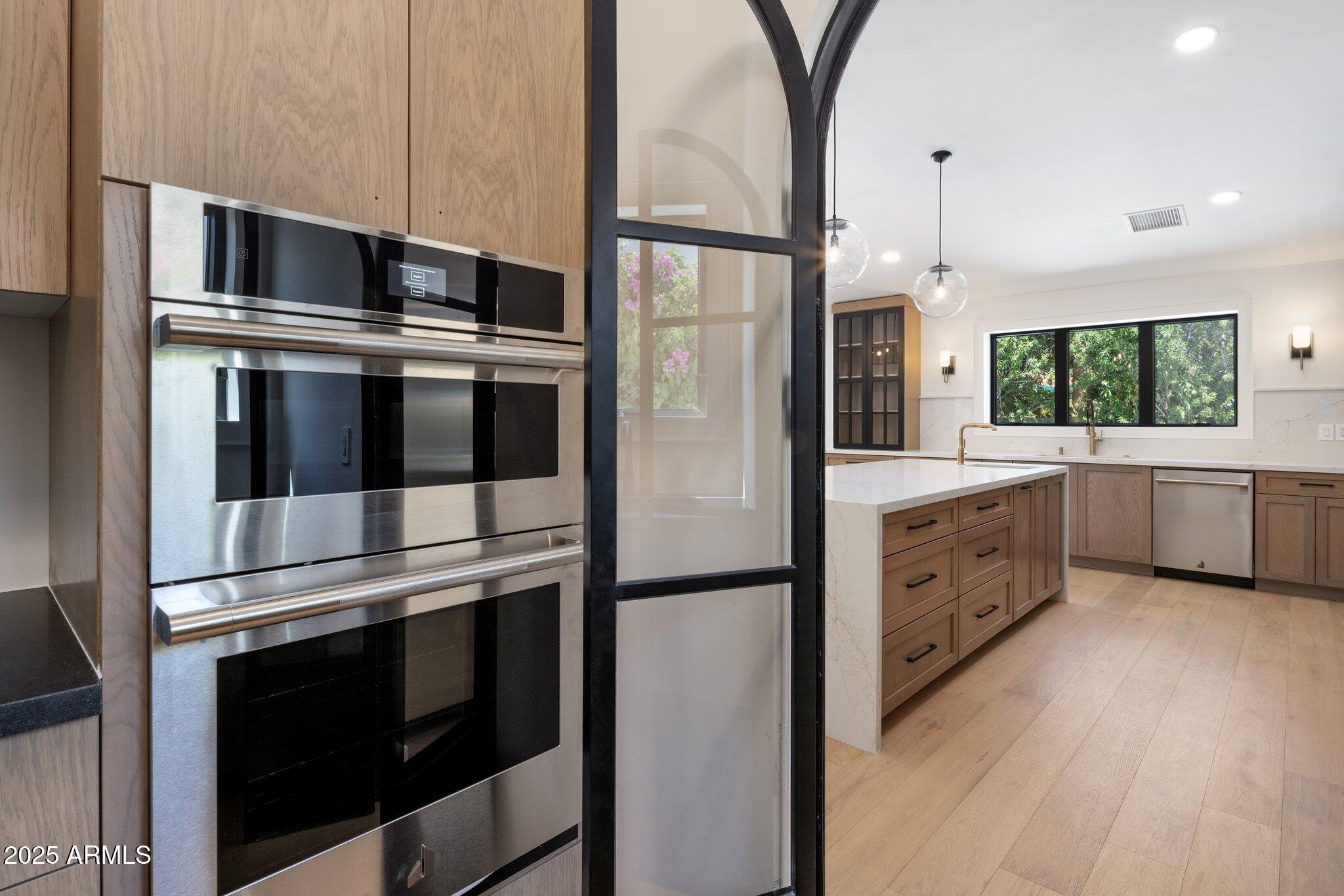 7528 E WINDROSE Drive