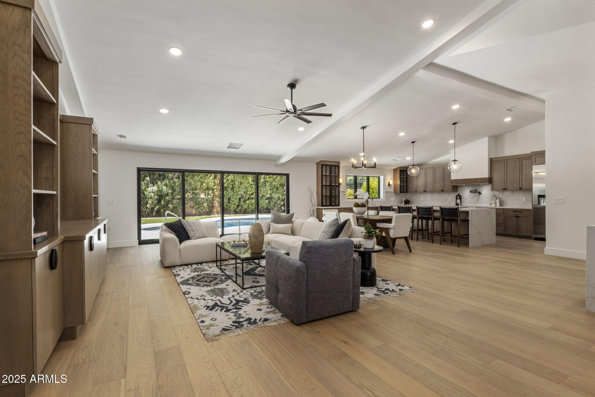 7528 E WINDROSE Drive