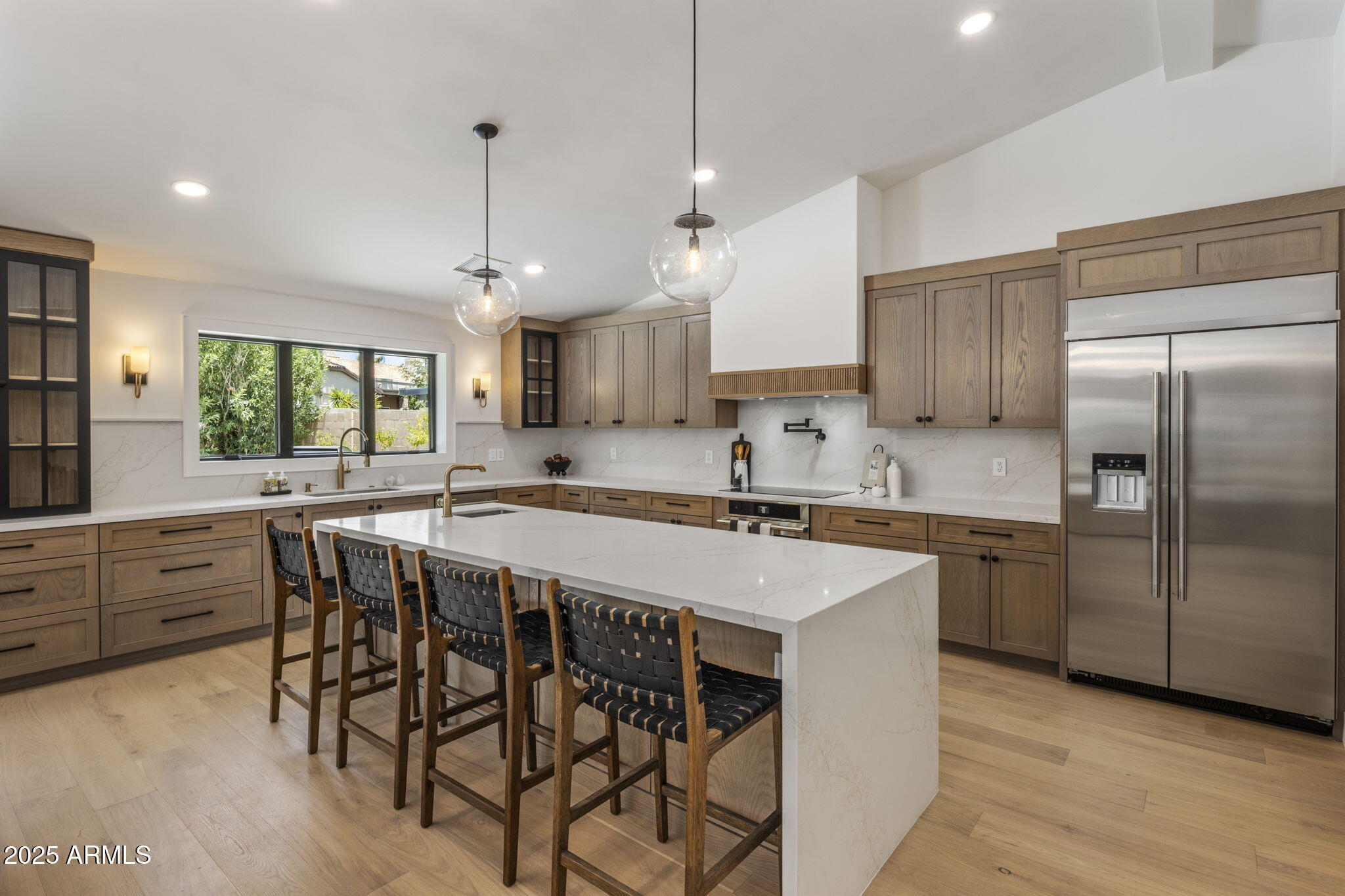 7528 E WINDROSE Drive