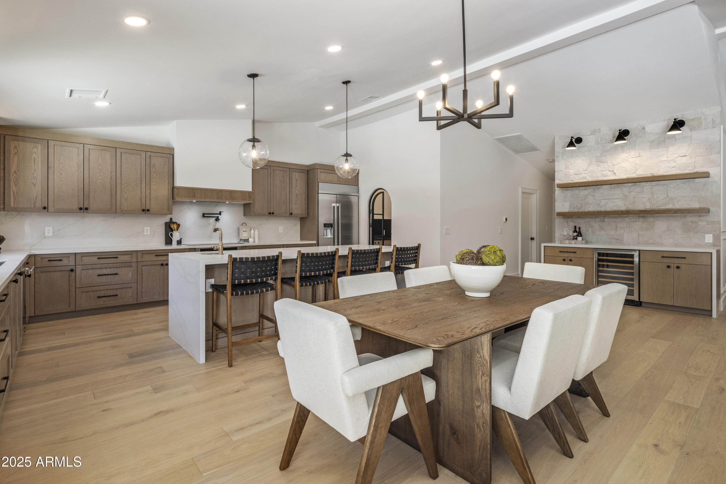 7528 E WINDROSE Drive