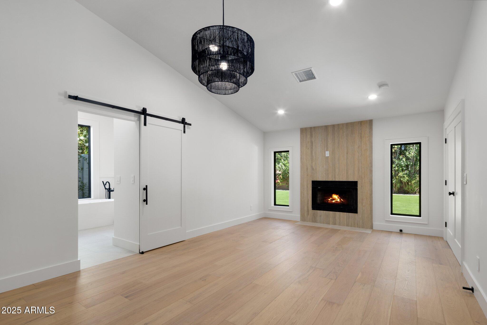 7528 E WINDROSE Drive