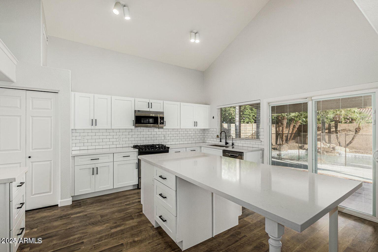 3051 E MILLBRAE Lane