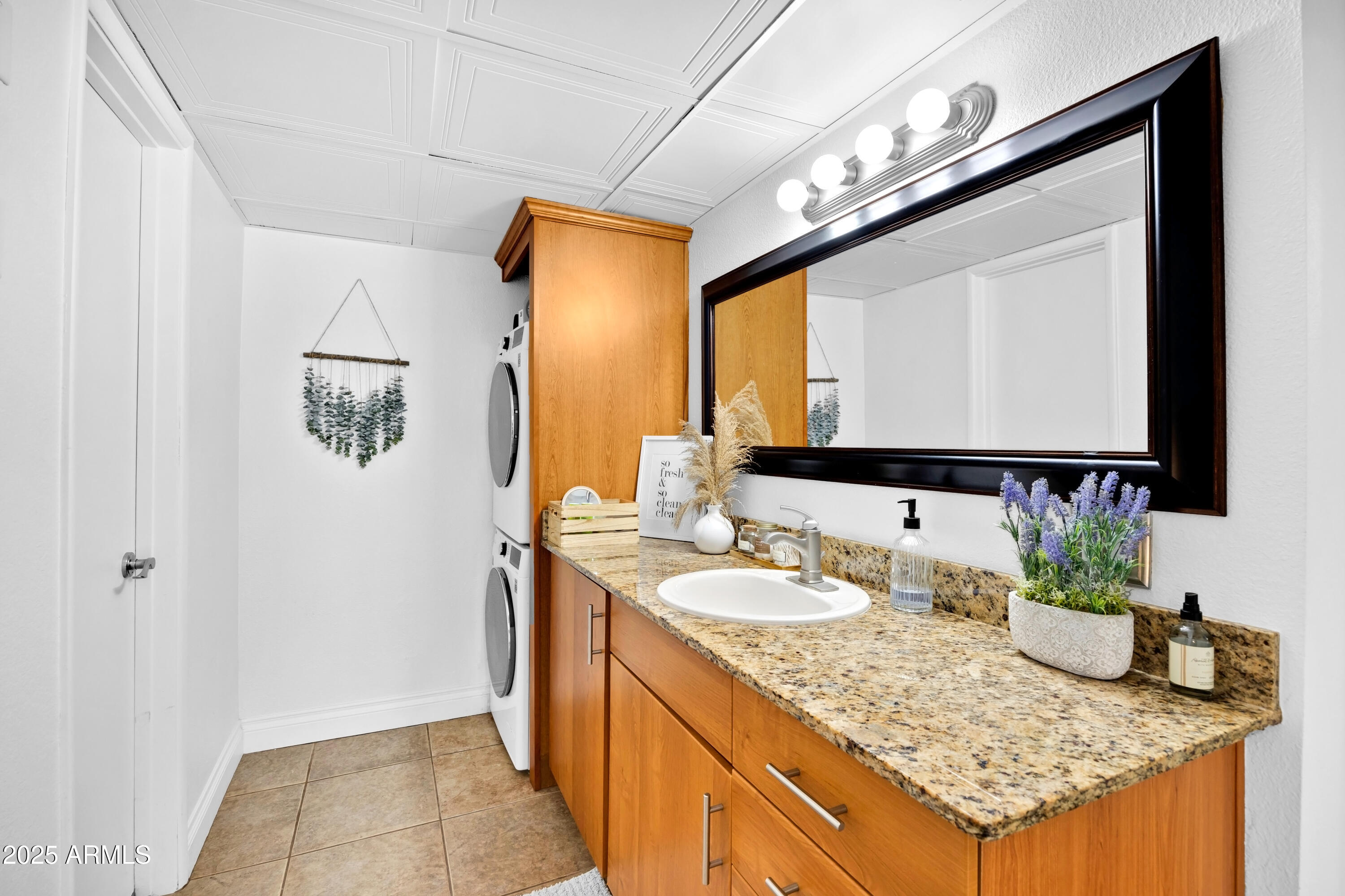 7350 N VIA PASEO DEL SUR, O202