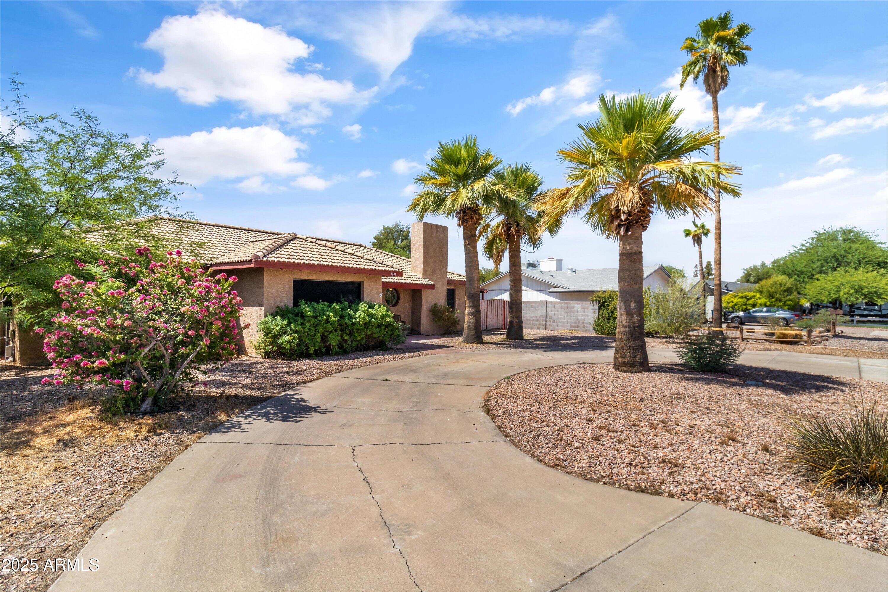 1741 W Wickieup Lane