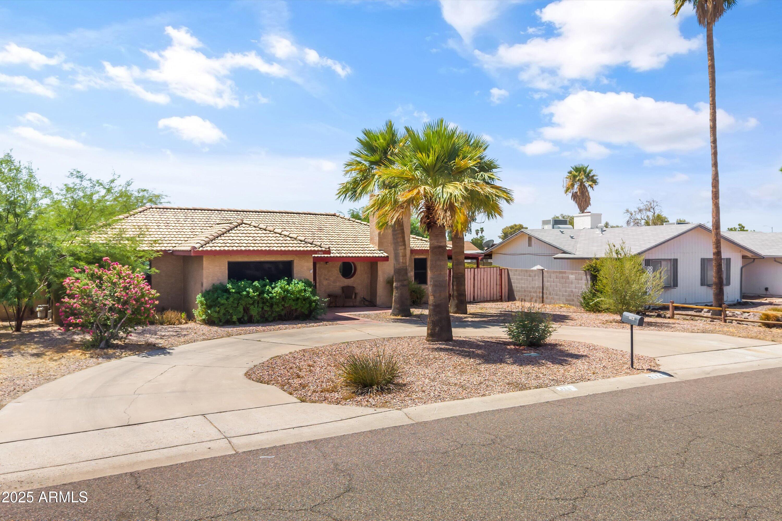 1741 W Wickieup Lane