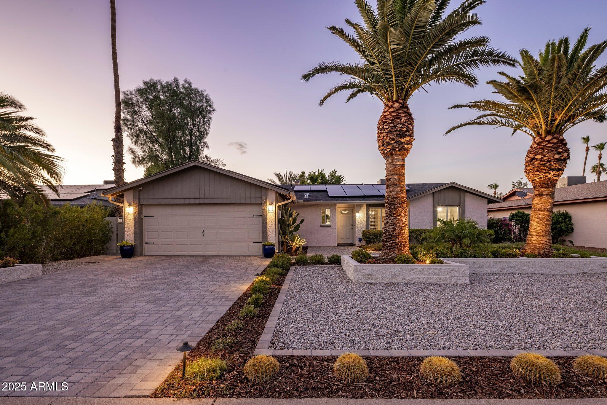 5802 E GELDING Drive