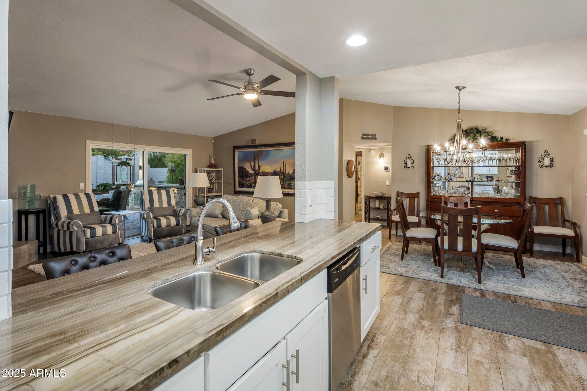 5802 E GELDING Drive