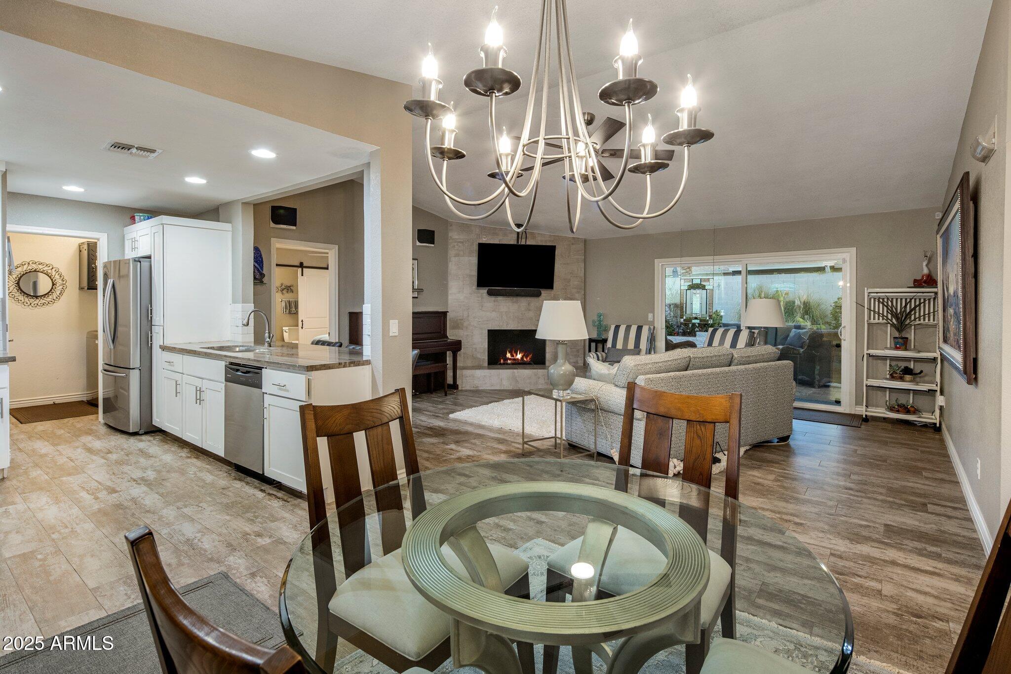 5802 E GELDING Drive