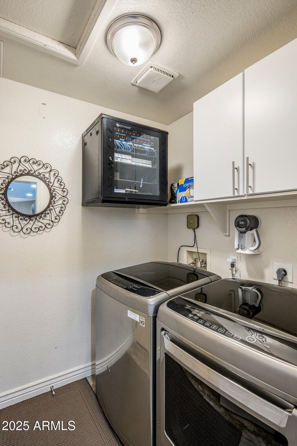 5802 E GELDING Drive