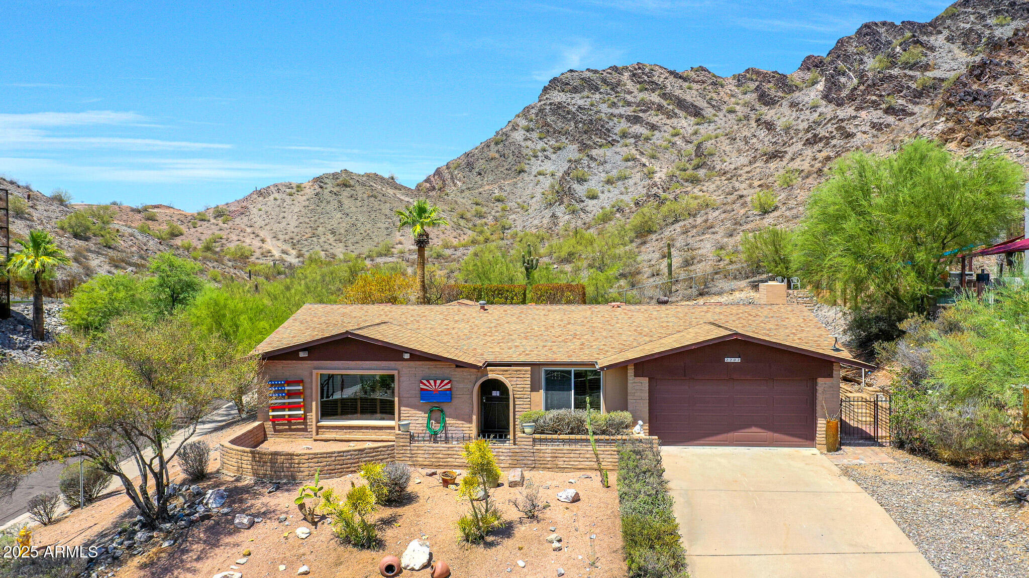 2202 E BELMONT Avenue