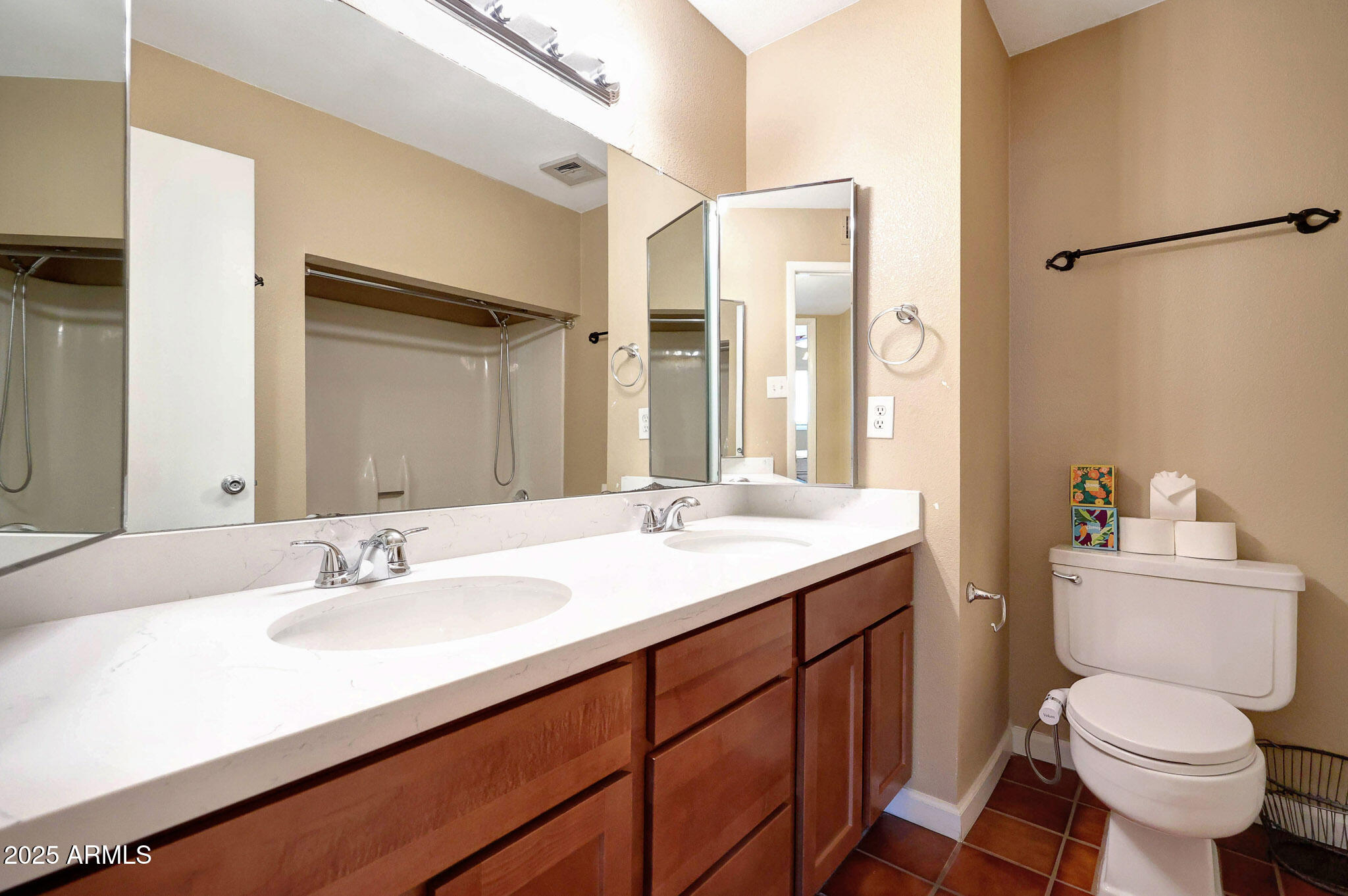 2202 E BELMONT Avenue