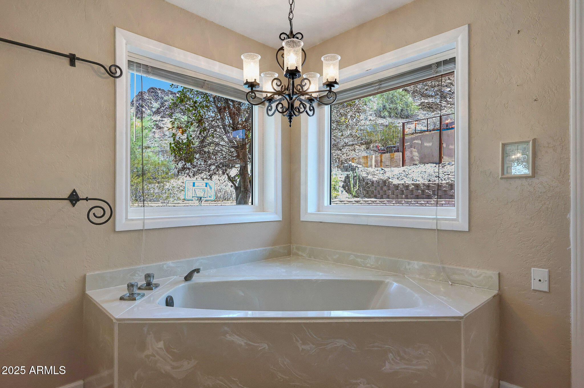 2202 E BELMONT Avenue