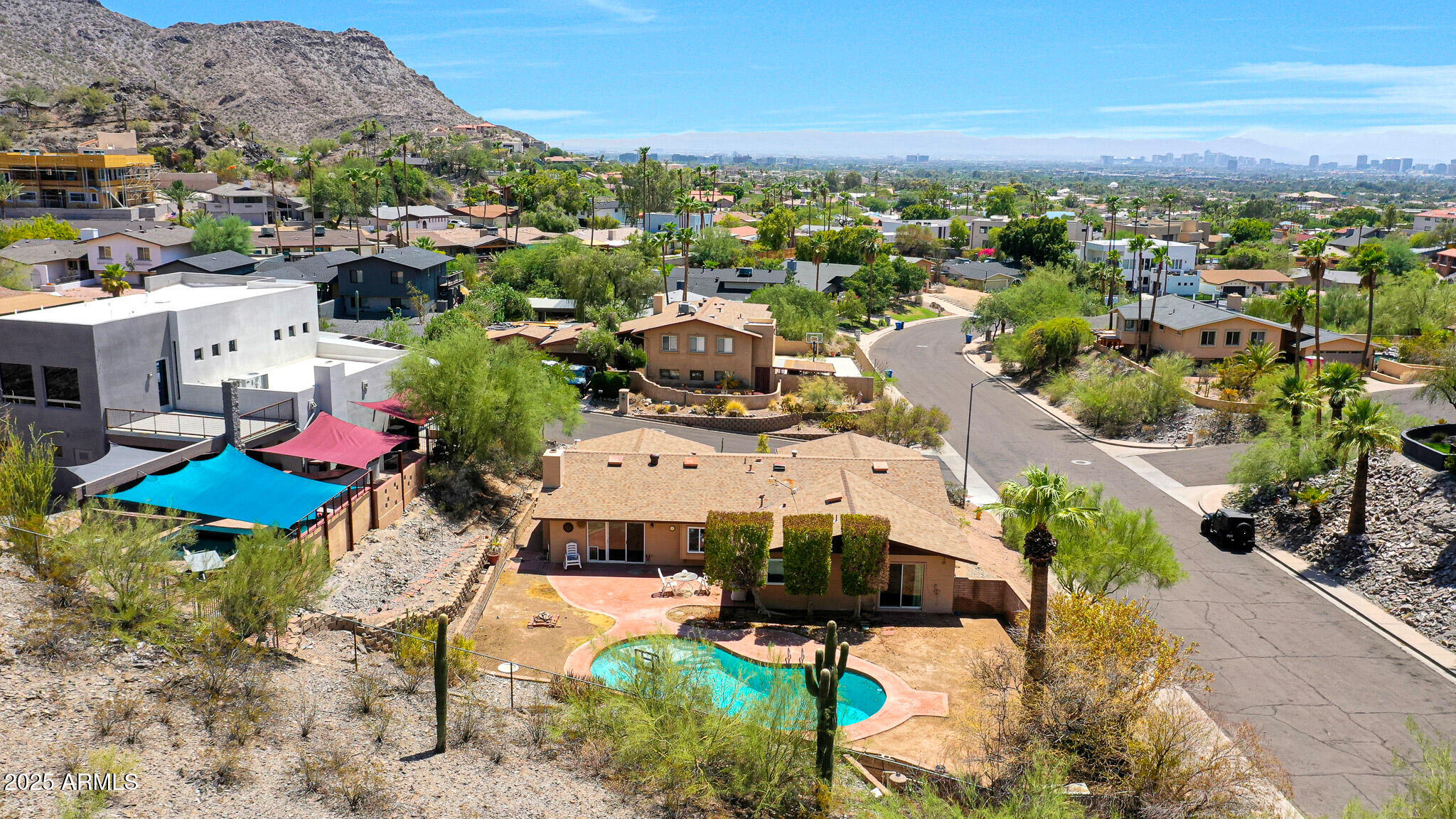 2202 E BELMONT Avenue