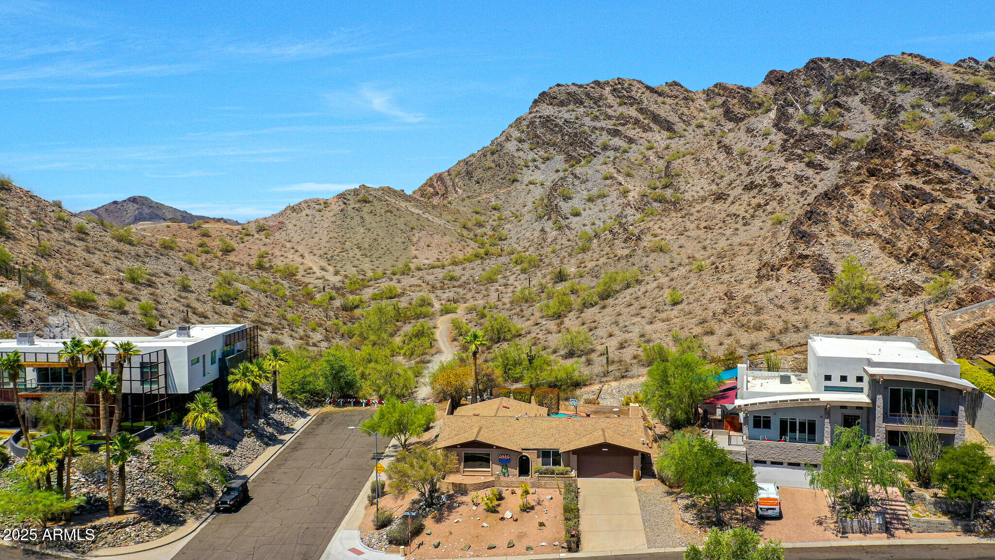 2202 E BELMONT Avenue