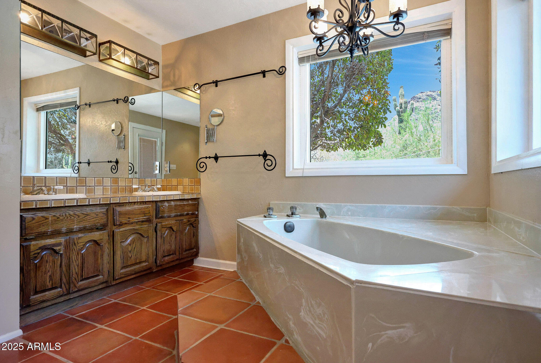 2202 E BELMONT Avenue