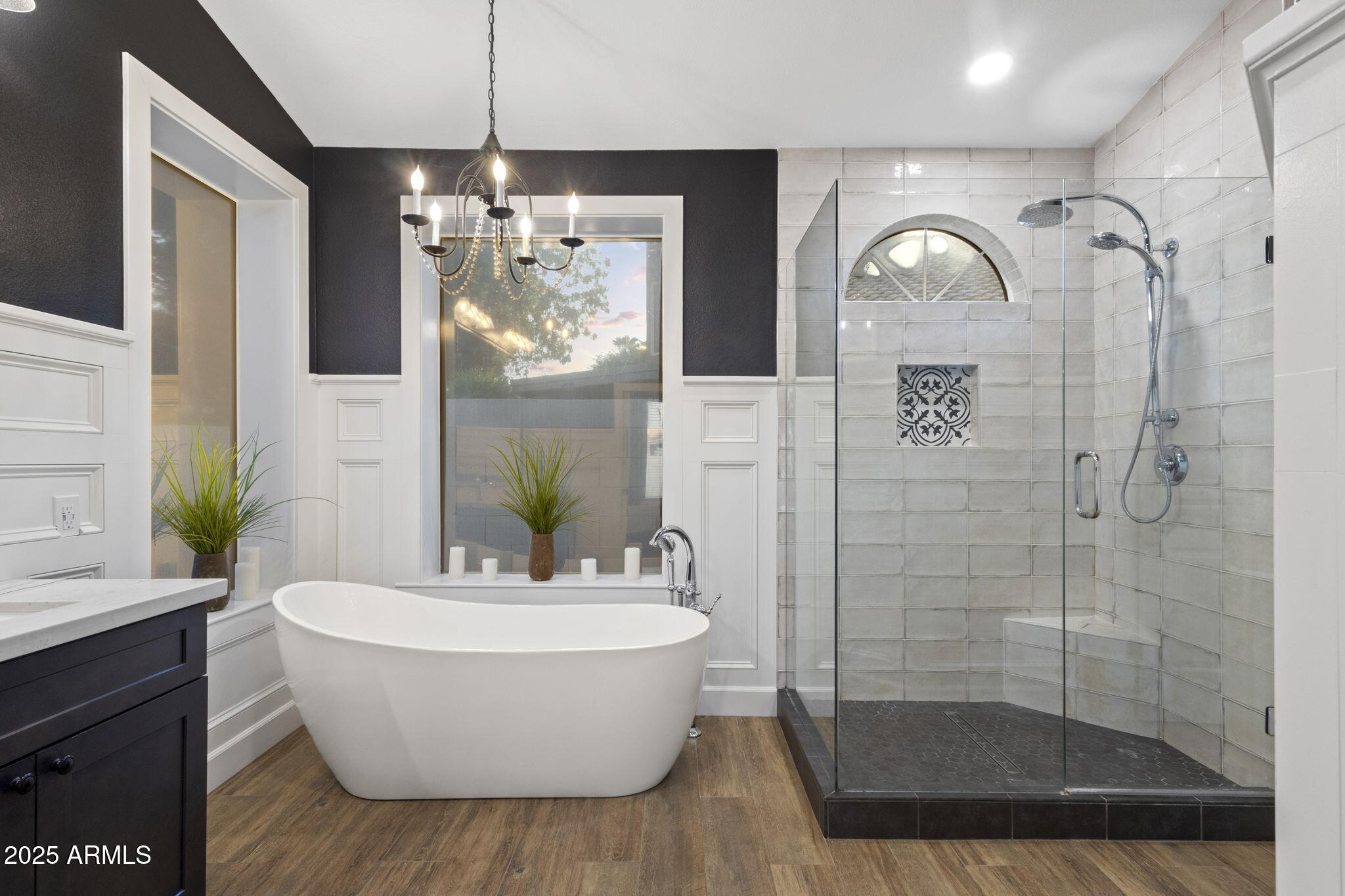 5433 E HARTFORD Avenue