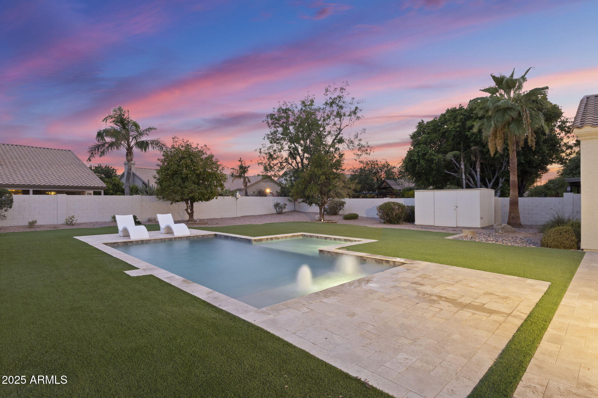 5433 E HARTFORD Avenue