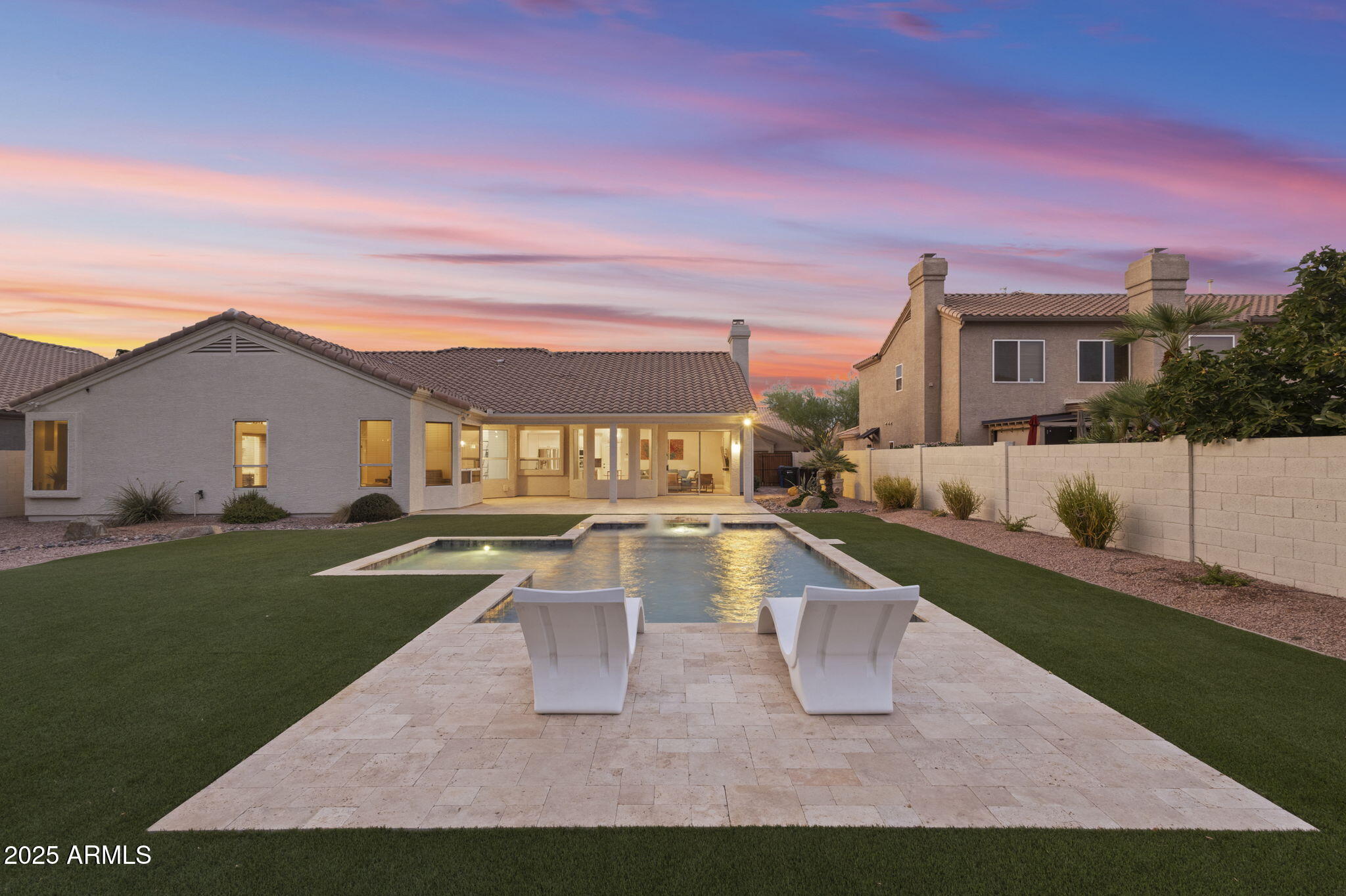 5433 E HARTFORD Avenue