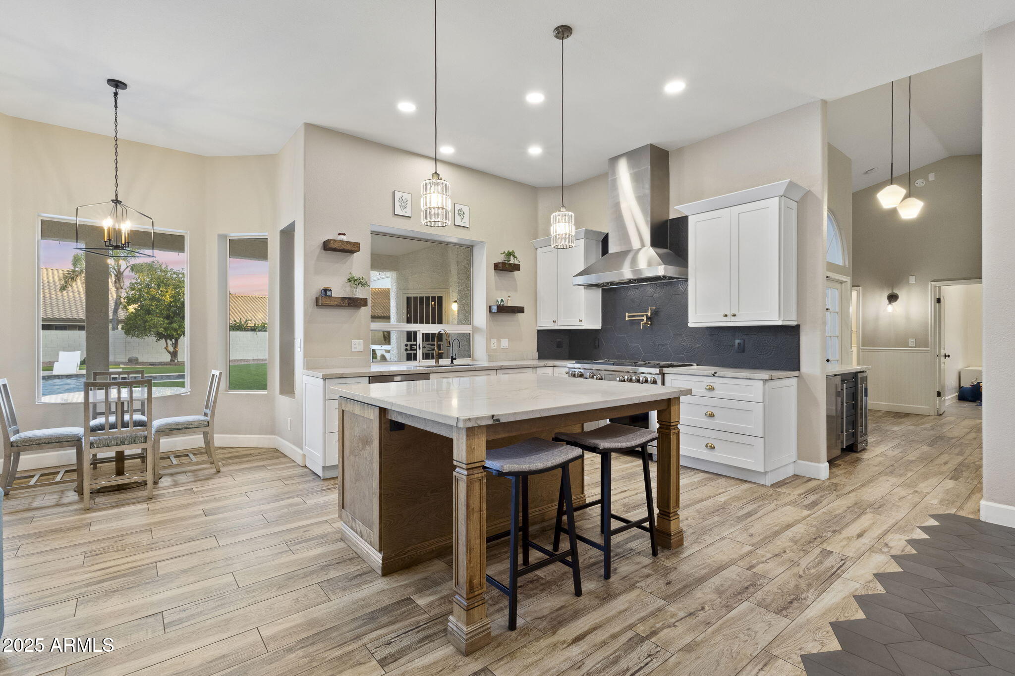 5433 E HARTFORD Avenue