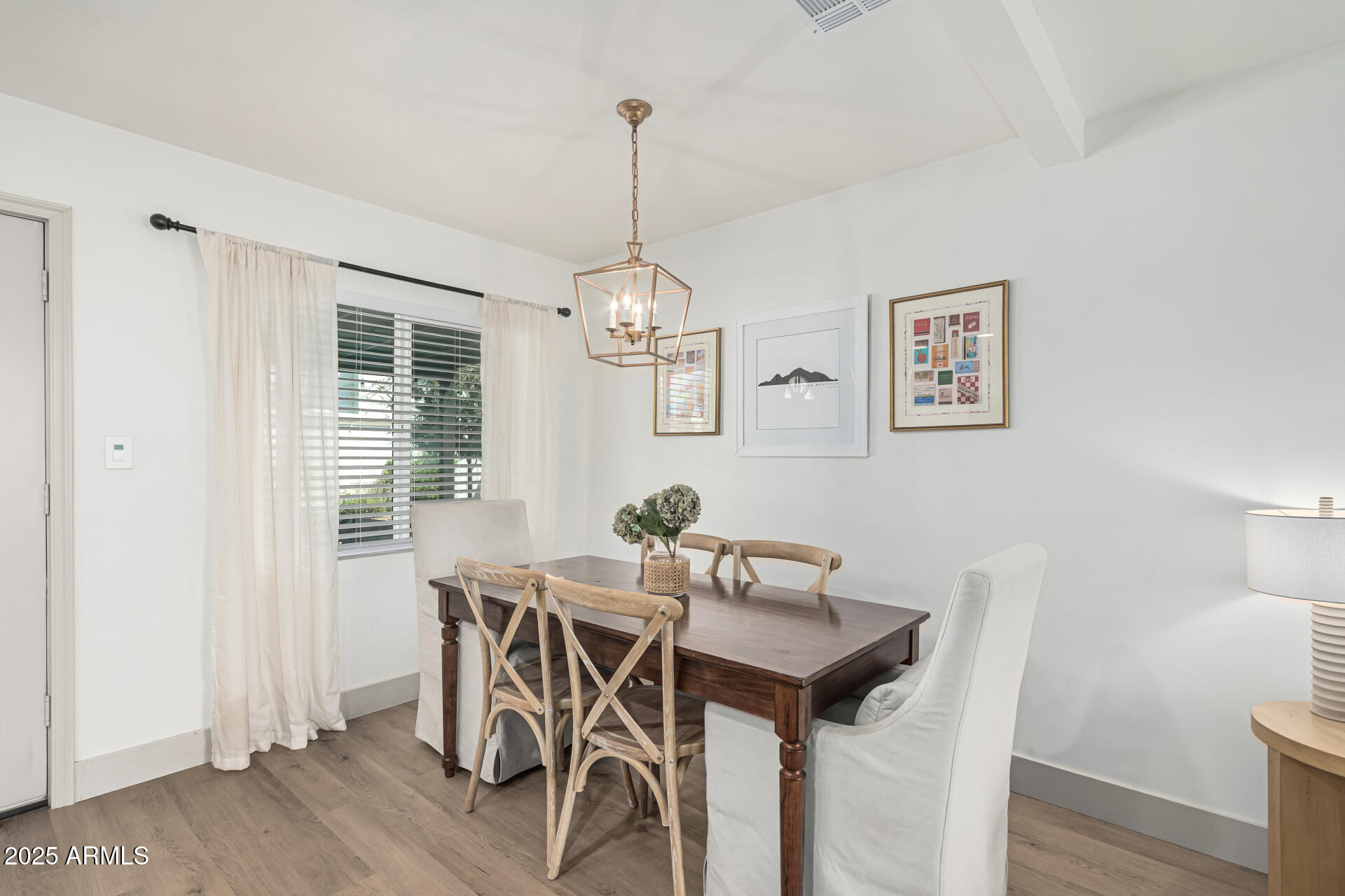 2448 E MEADOWBROOK Avenue