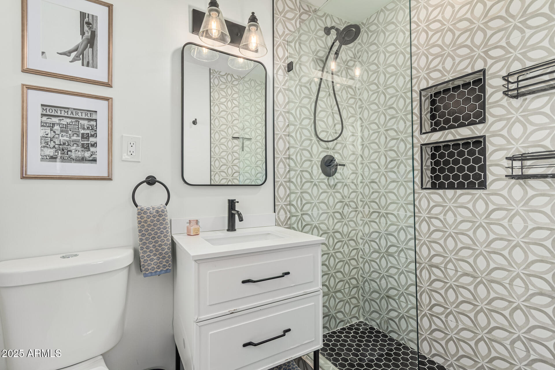 2448 E MEADOWBROOK Avenue