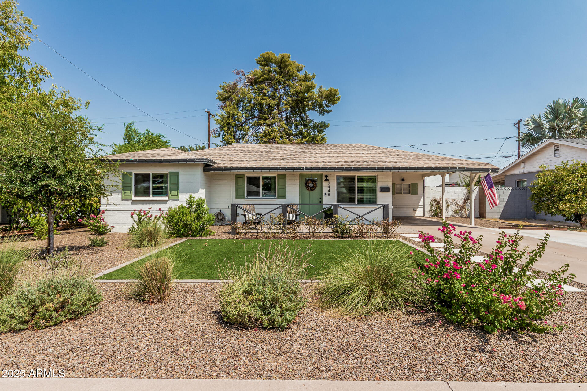 2448 E MEADOWBROOK Avenue