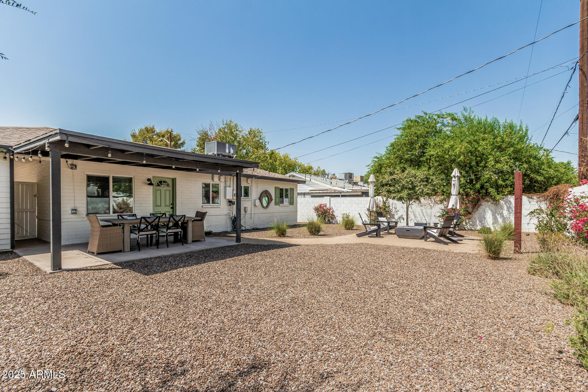 2448 E MEADOWBROOK Avenue