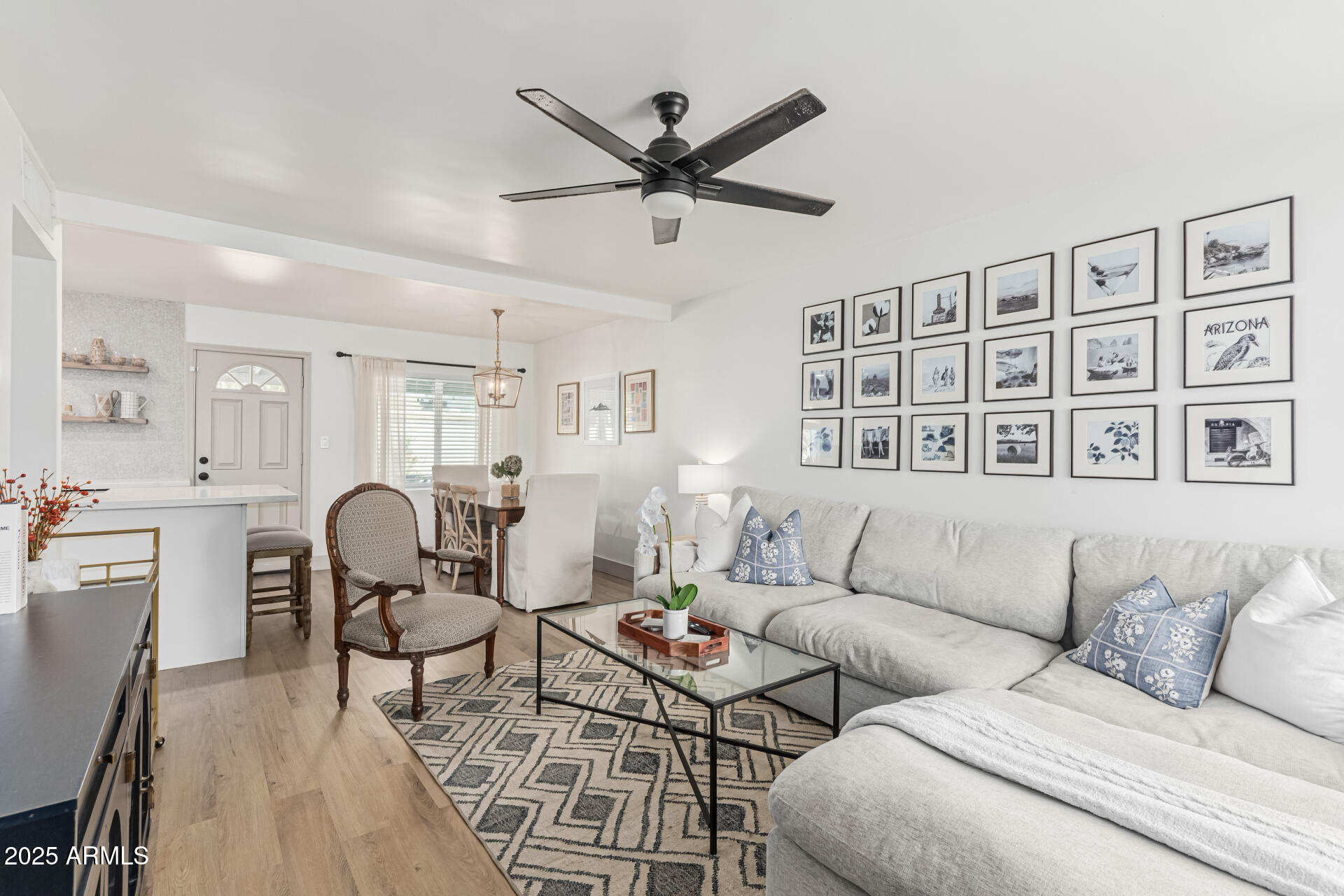 2448 E MEADOWBROOK Avenue