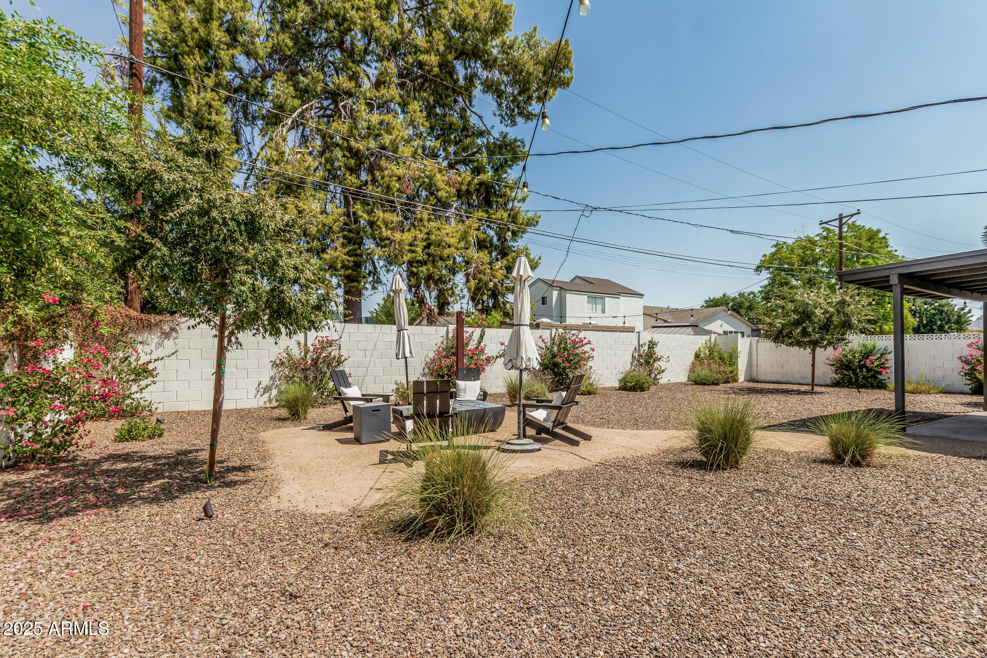 2448 E MEADOWBROOK Avenue