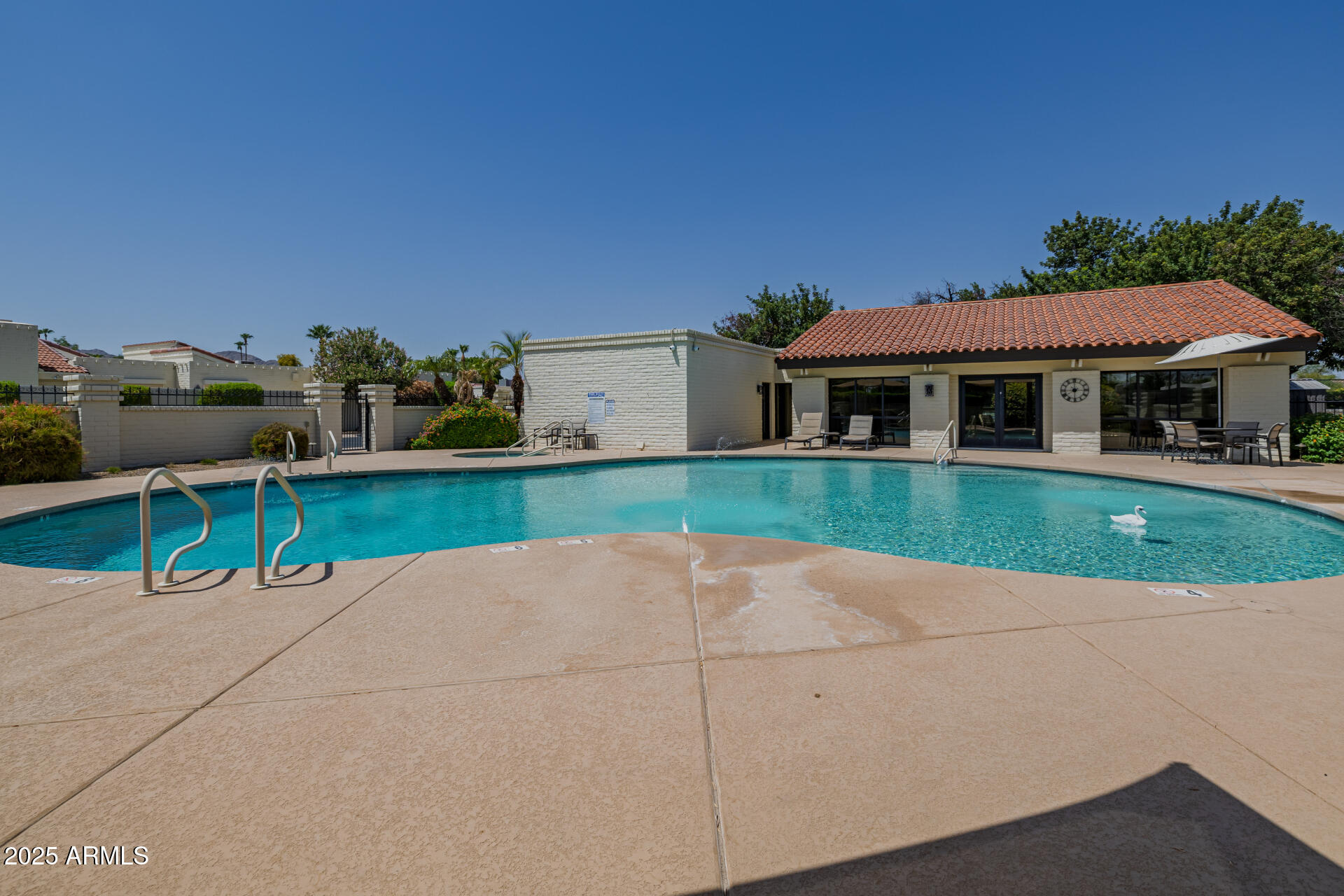 7322 E MCLELLAN Boulevard