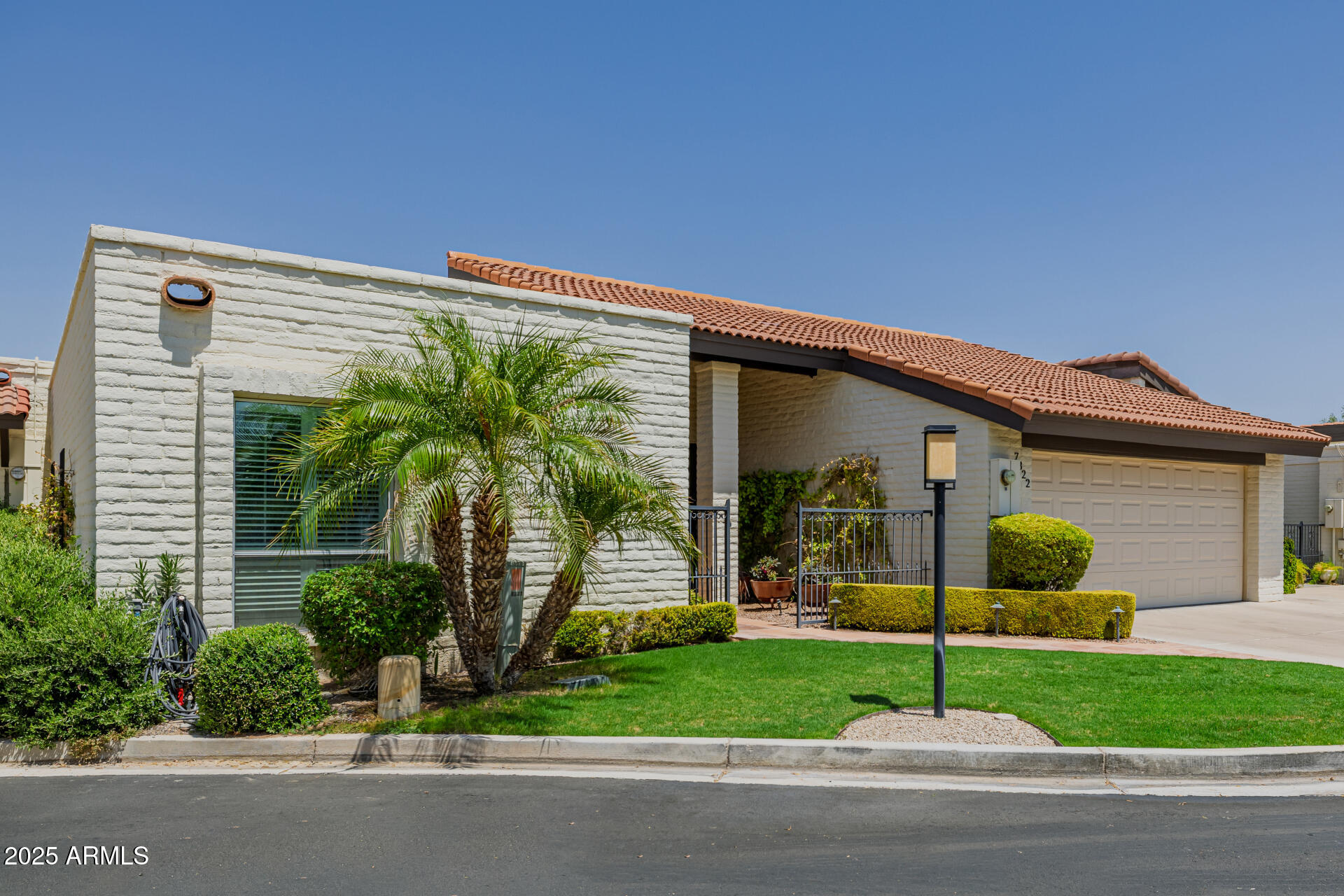 7322 E MCLELLAN Boulevard