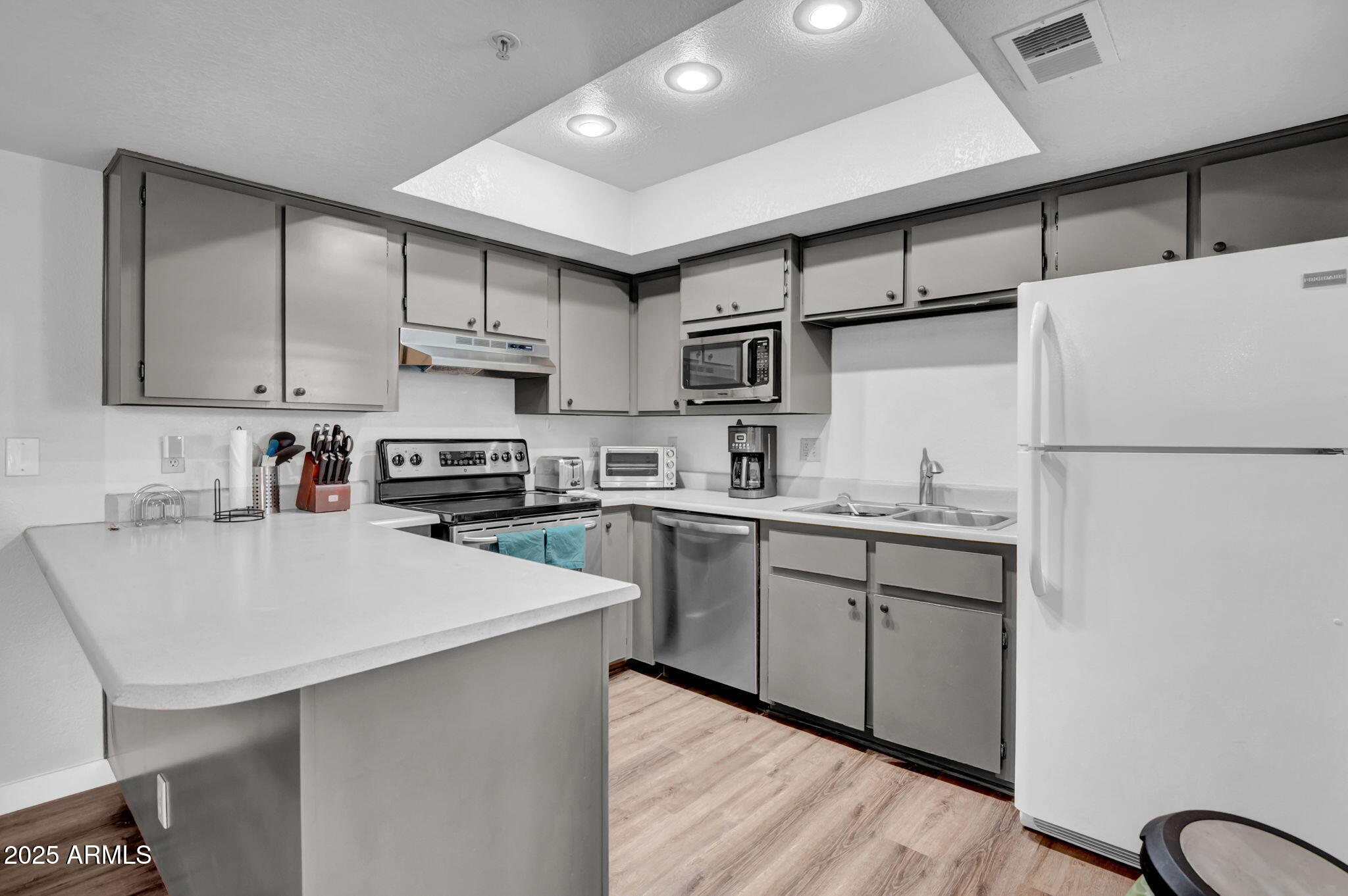 8155 E ROOSEVELT Street, 225