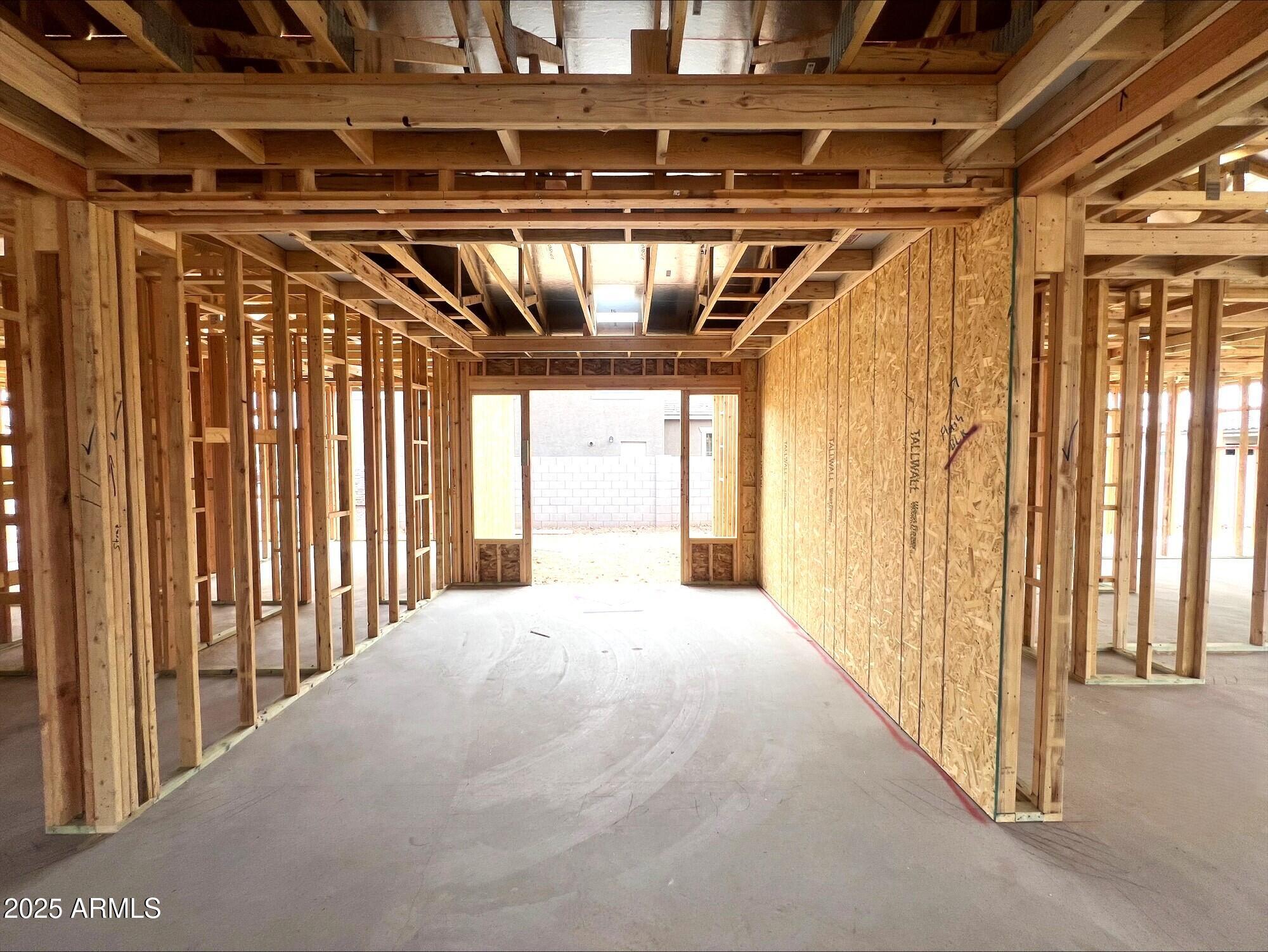 22949 E TWIN ACRES Drive