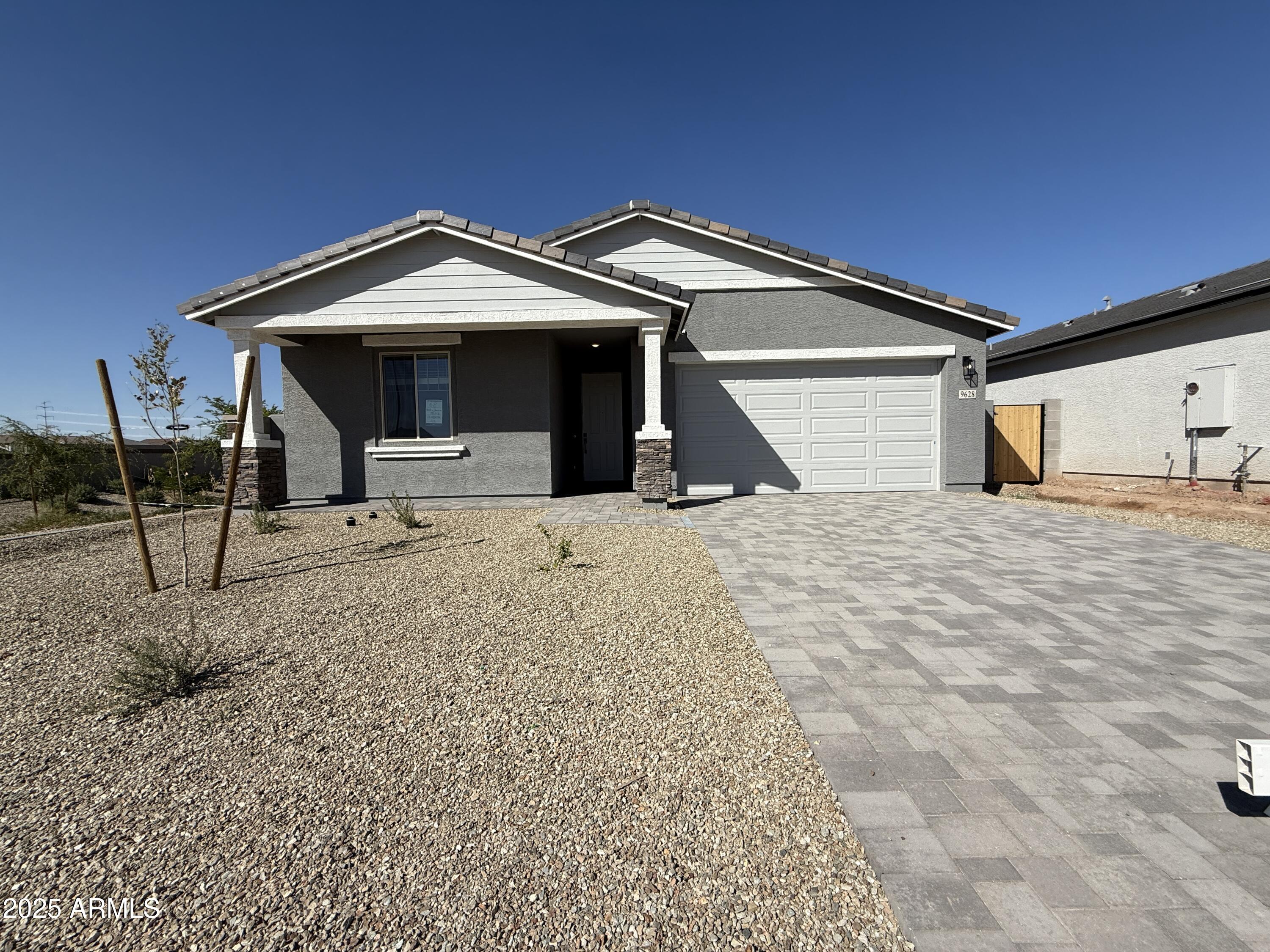 9628 W TAMARISK Avenue