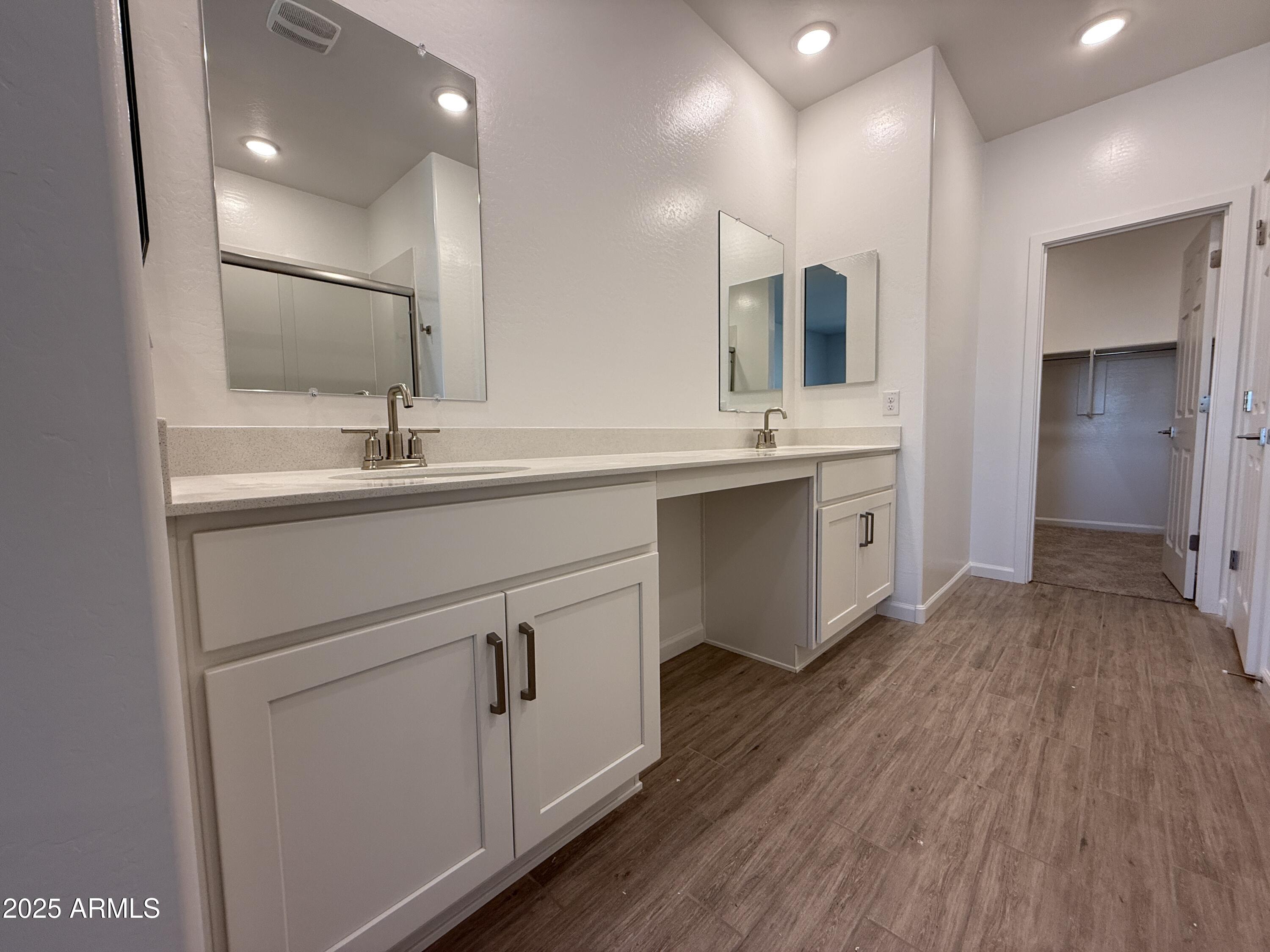 9628 W TAMARISK Avenue