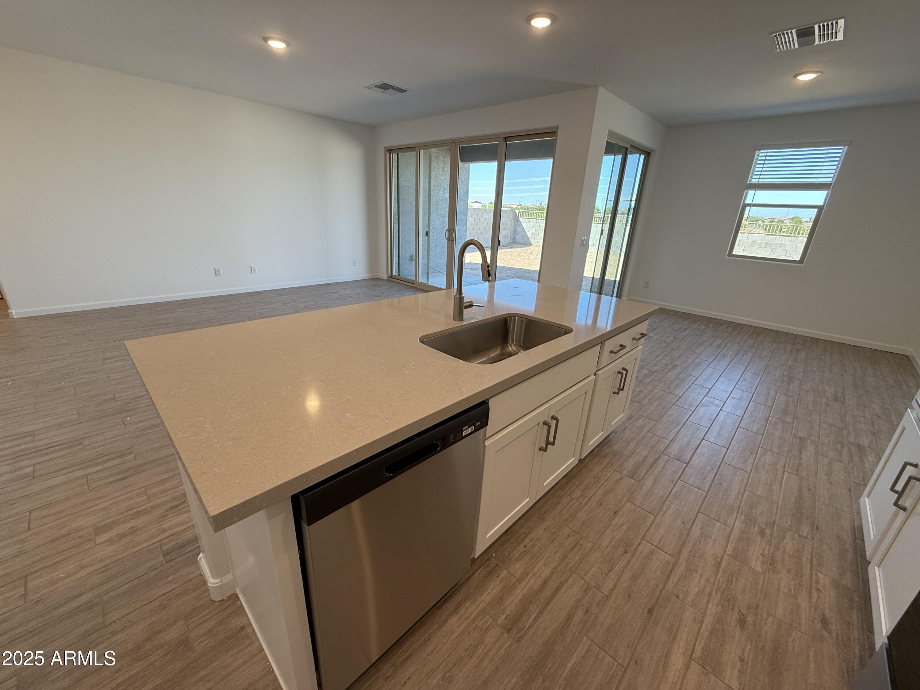 9628 W TAMARISK Avenue