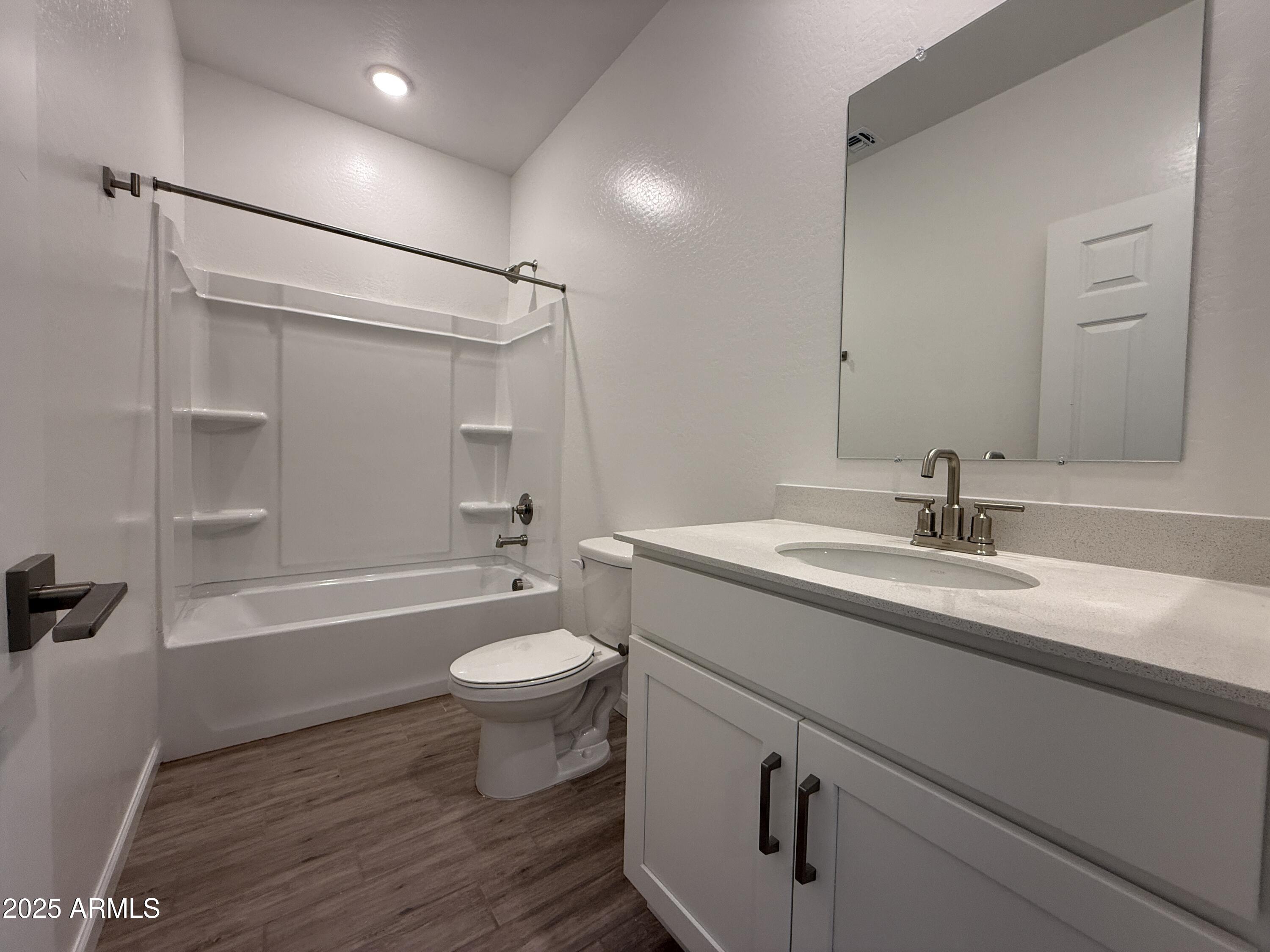 9628 W TAMARISK Avenue