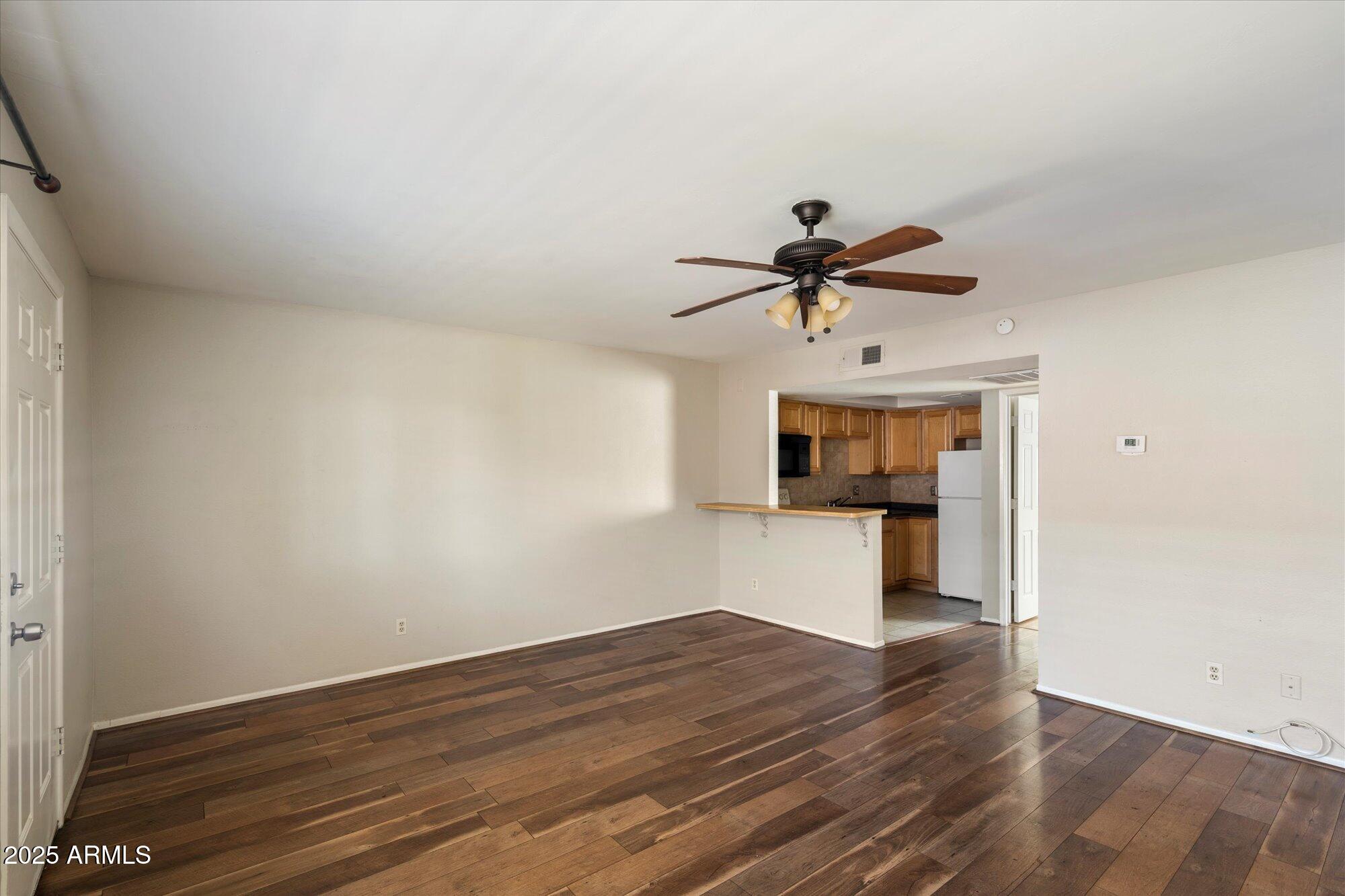 700 W UNIVERSITY Drive, 253