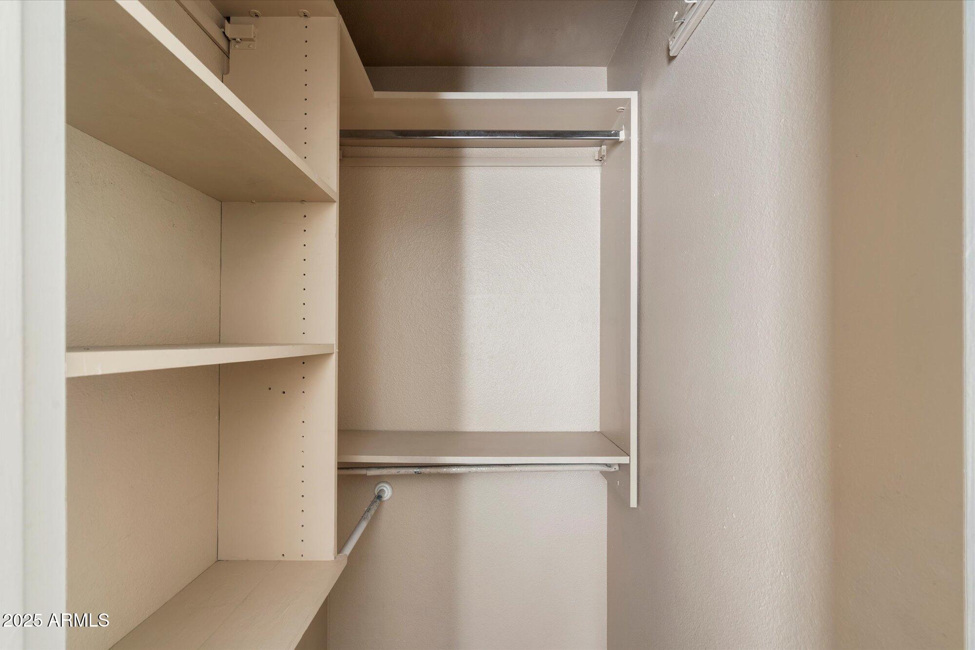 700 W UNIVERSITY Drive, 253