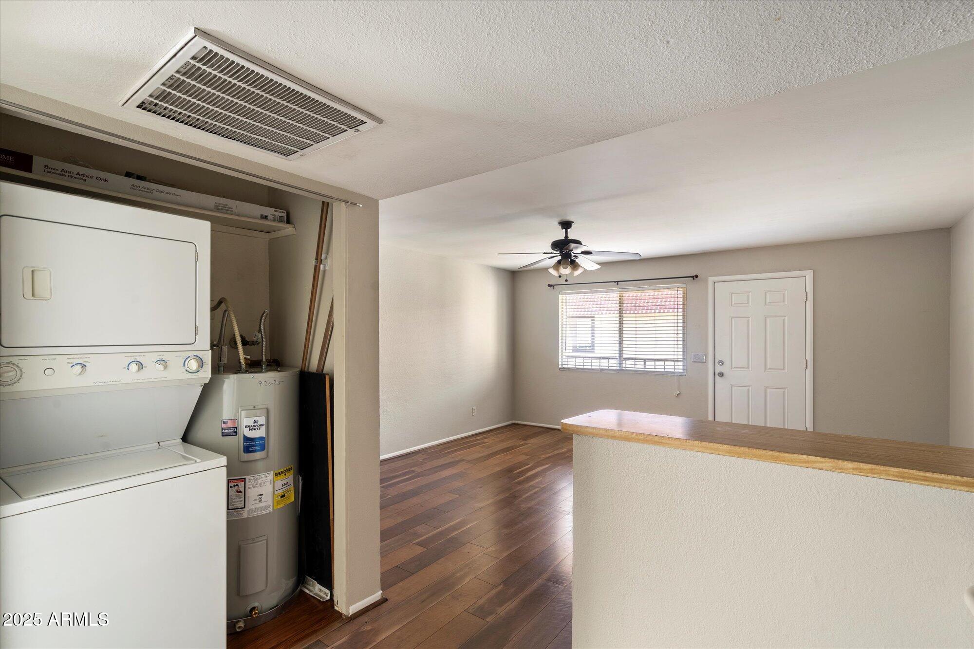 700 W UNIVERSITY Drive, 253