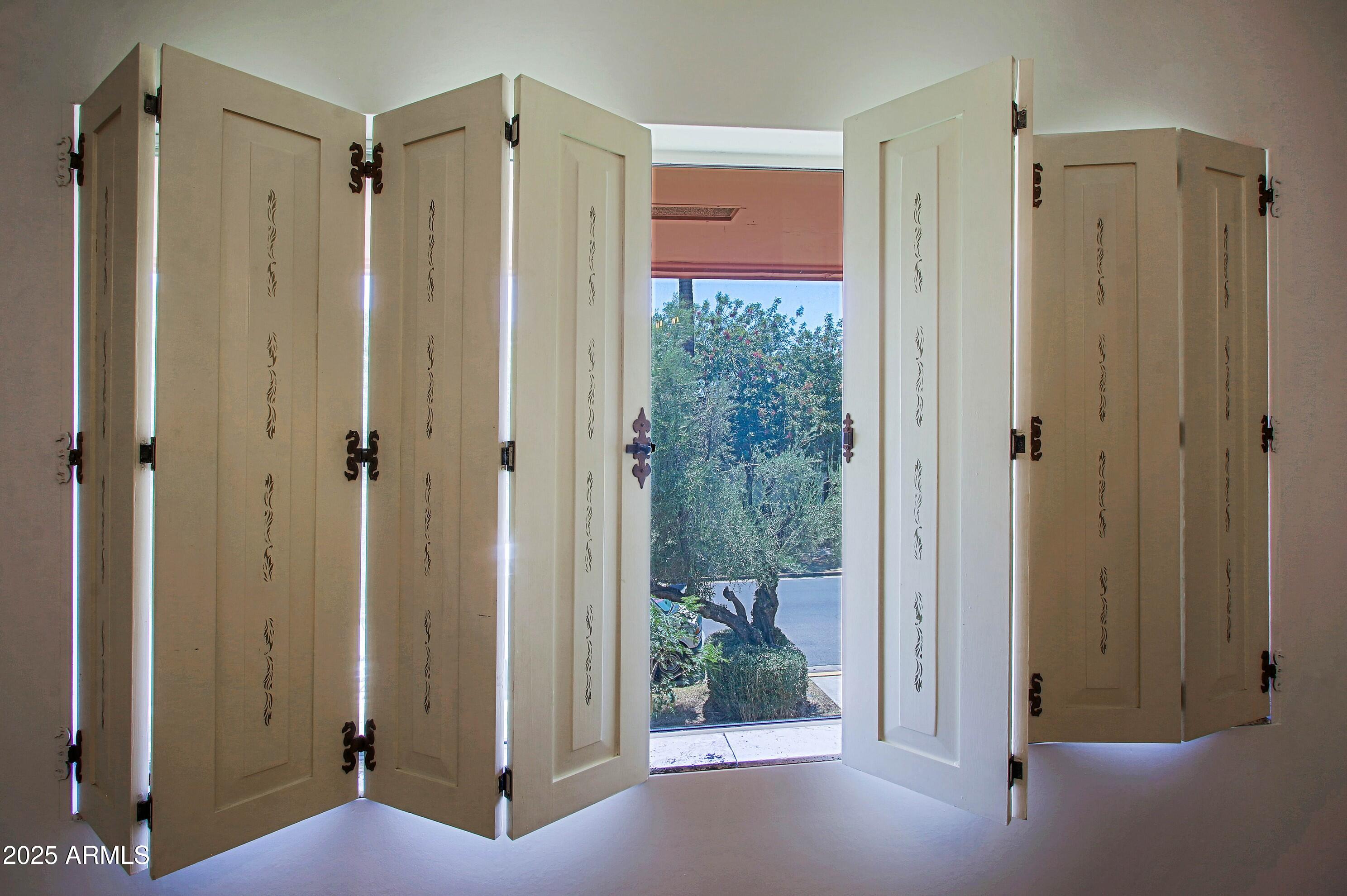 190 E CORONADO Road, 73