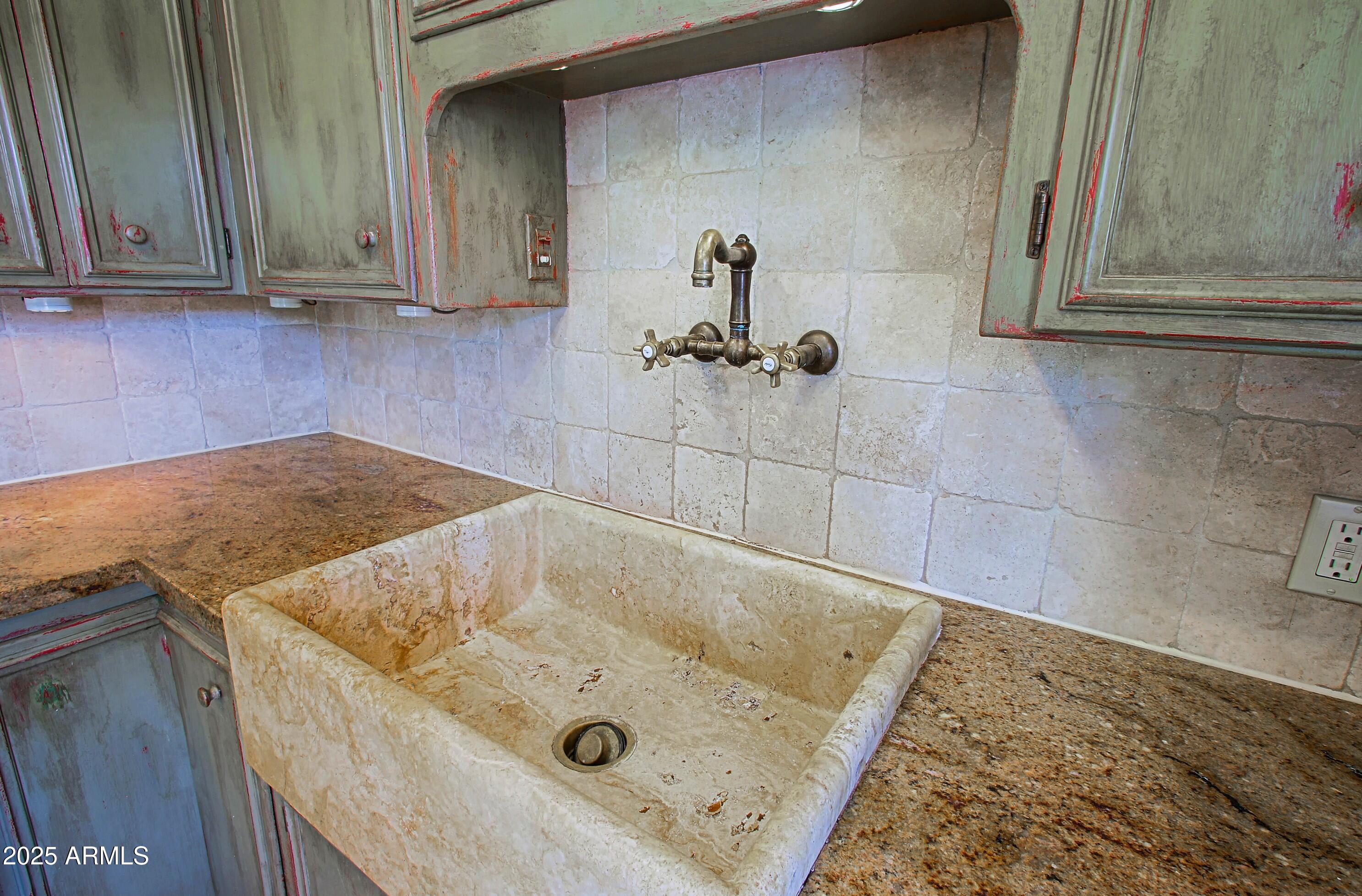 190 E CORONADO Road, 73