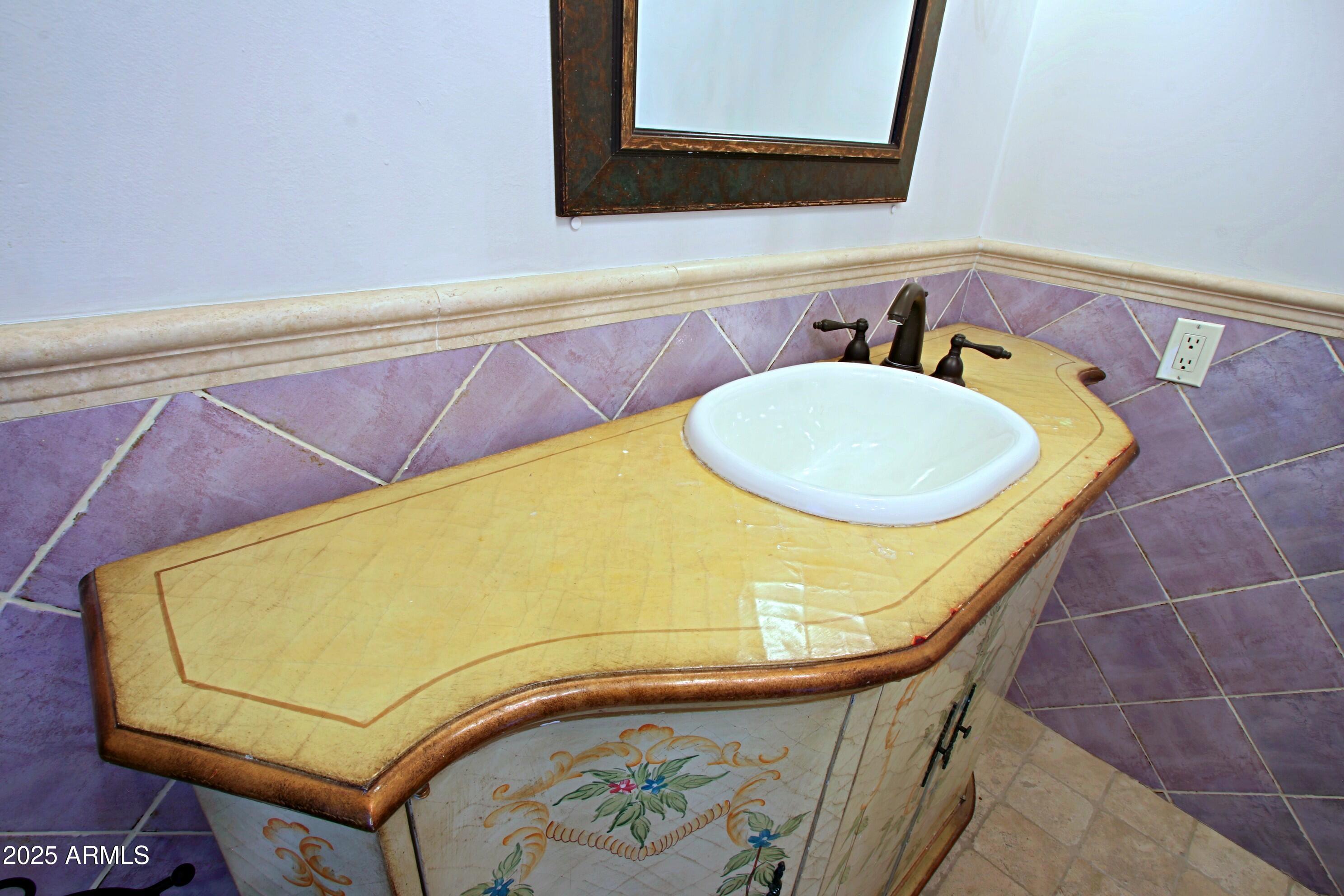 190 E CORONADO Road, 73