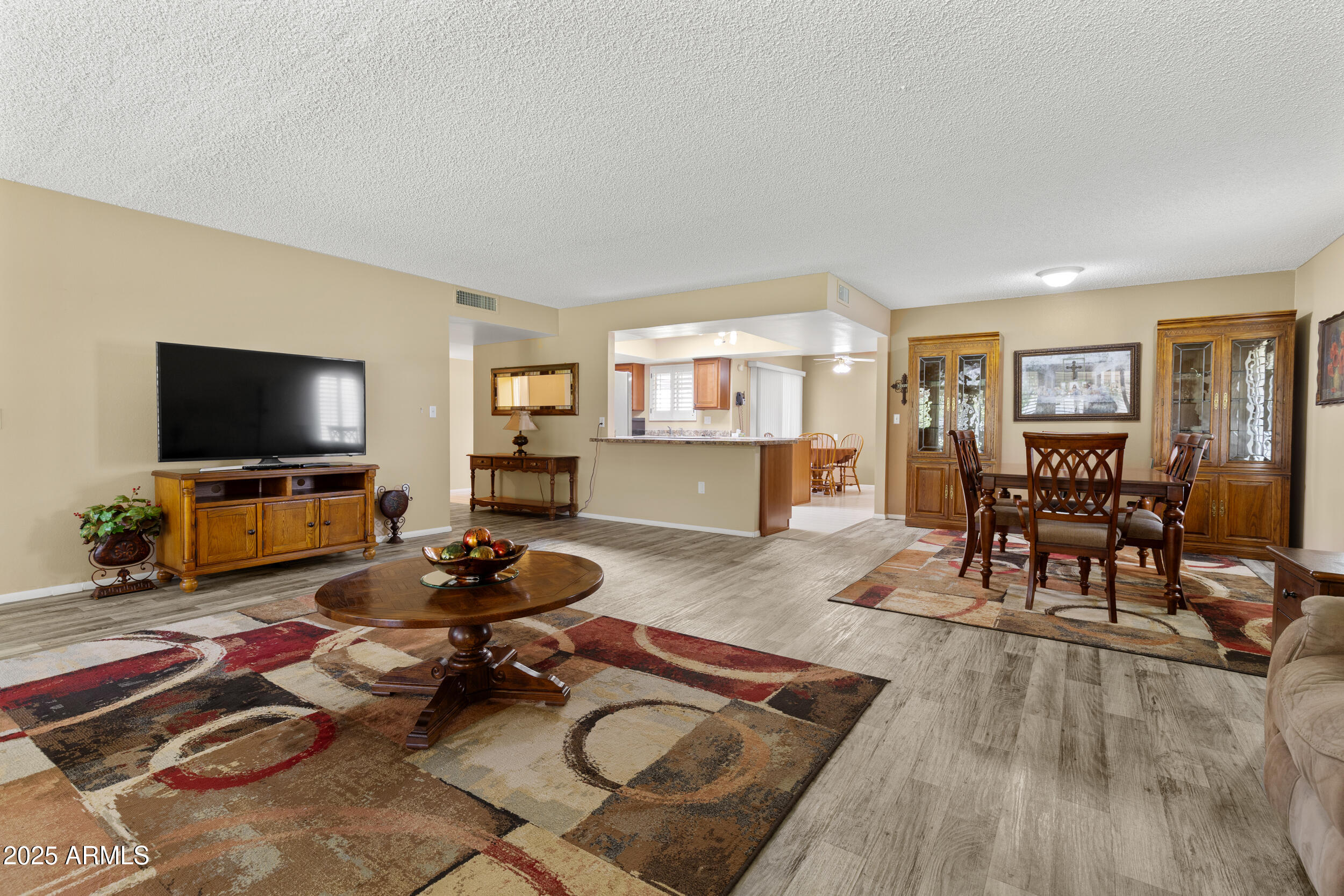 10425 W ROUNDELAY Circle