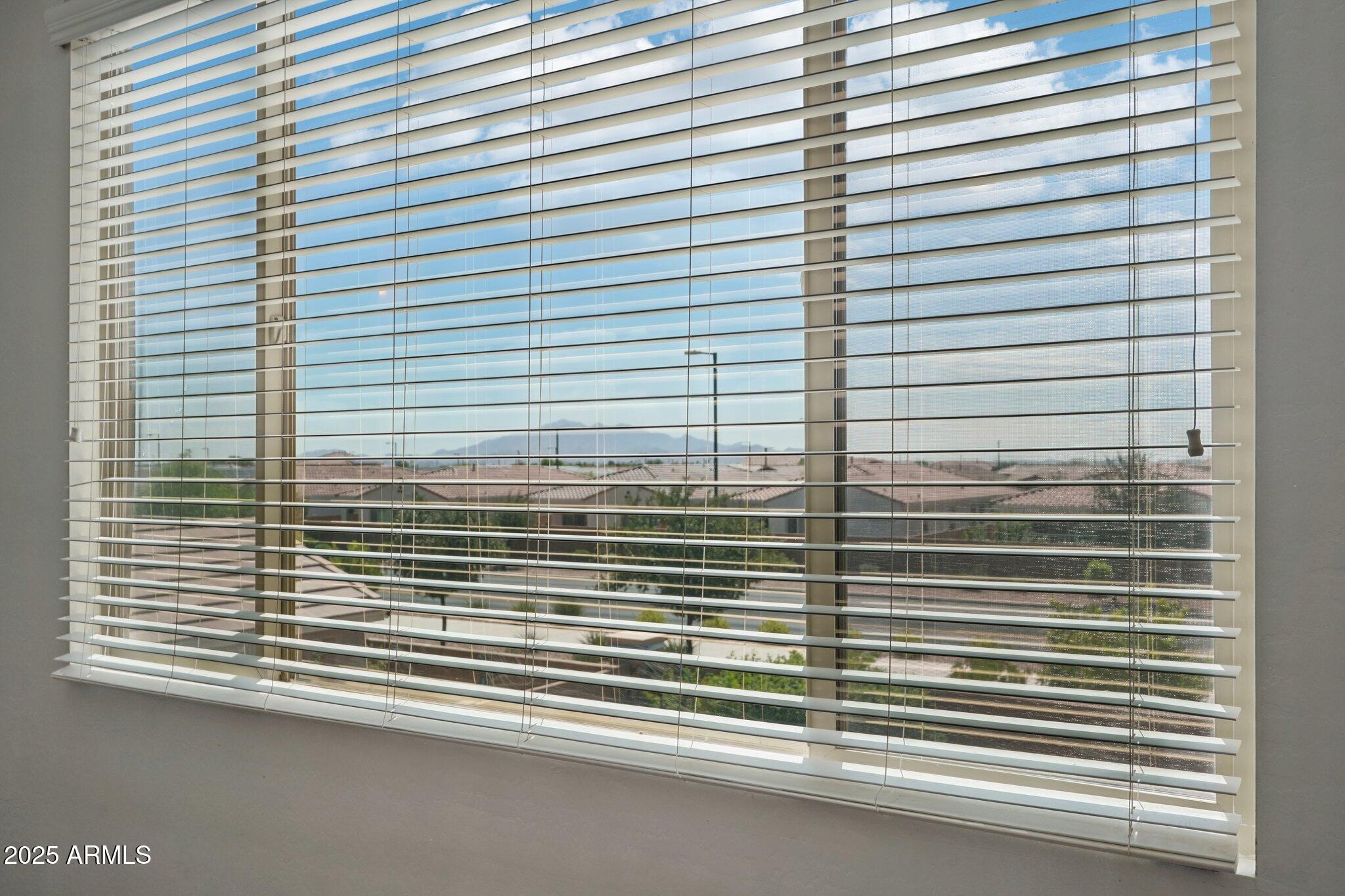 19797 W MONROE Street