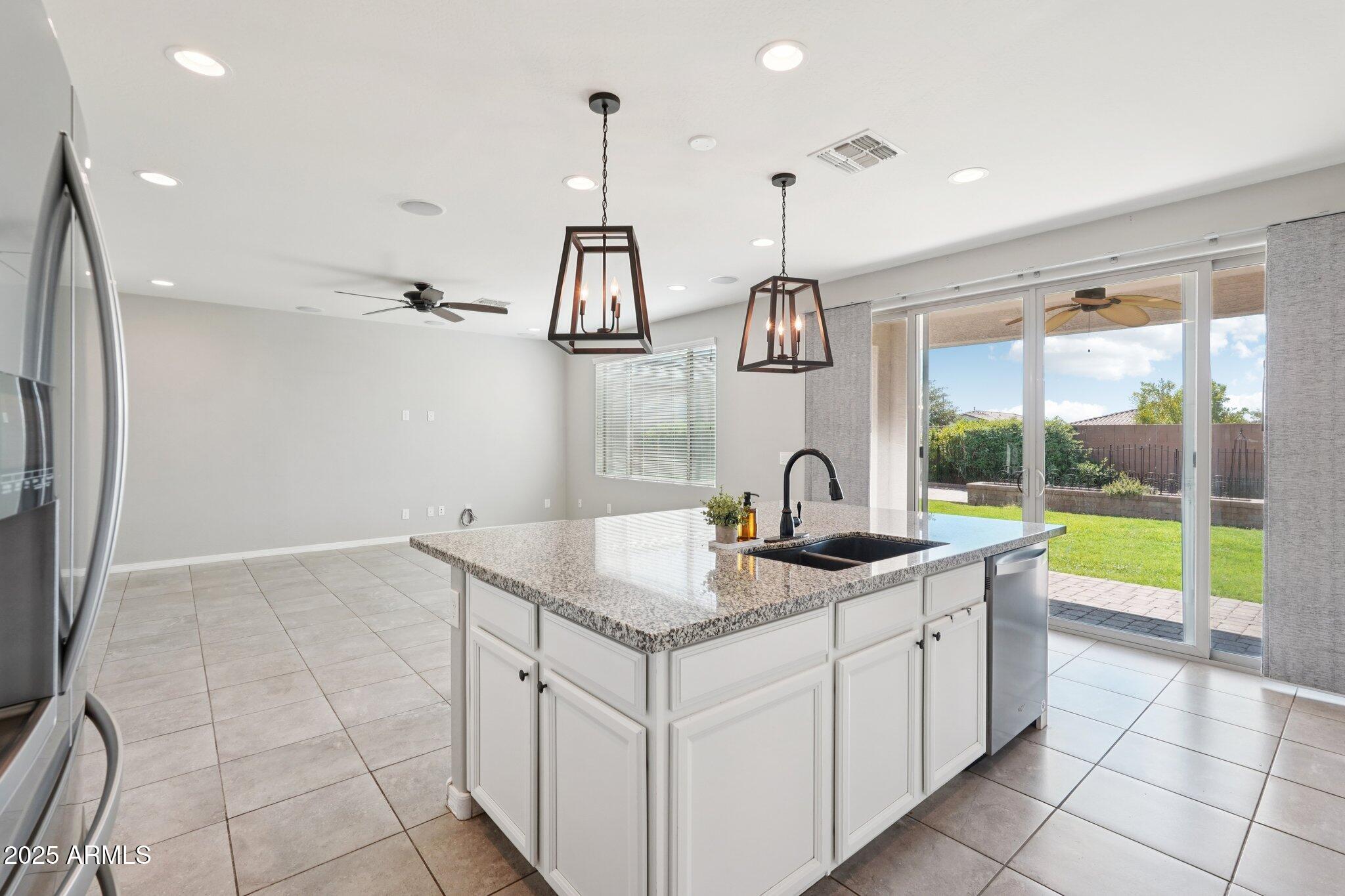 19797 W MONROE Street