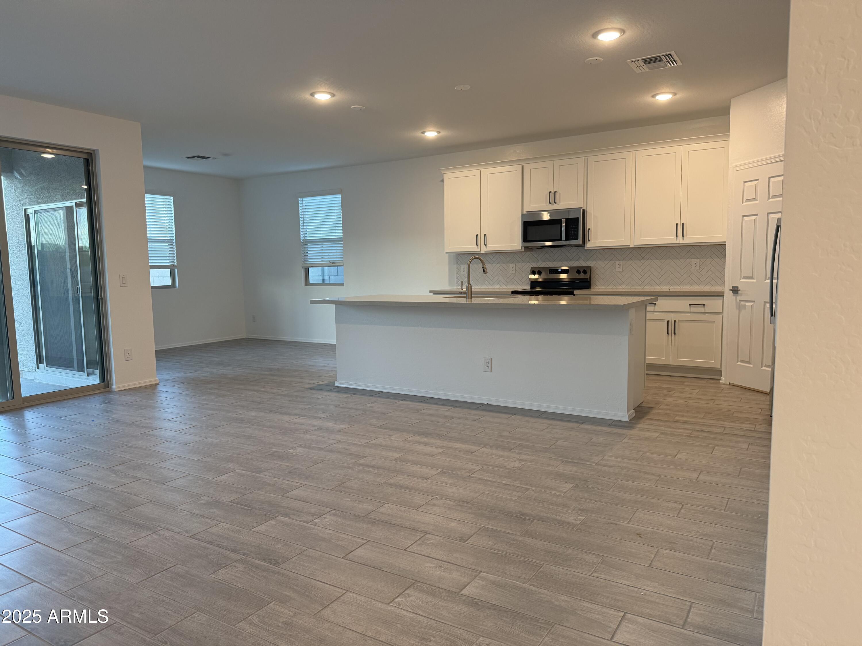 24160 W BOWKER Street