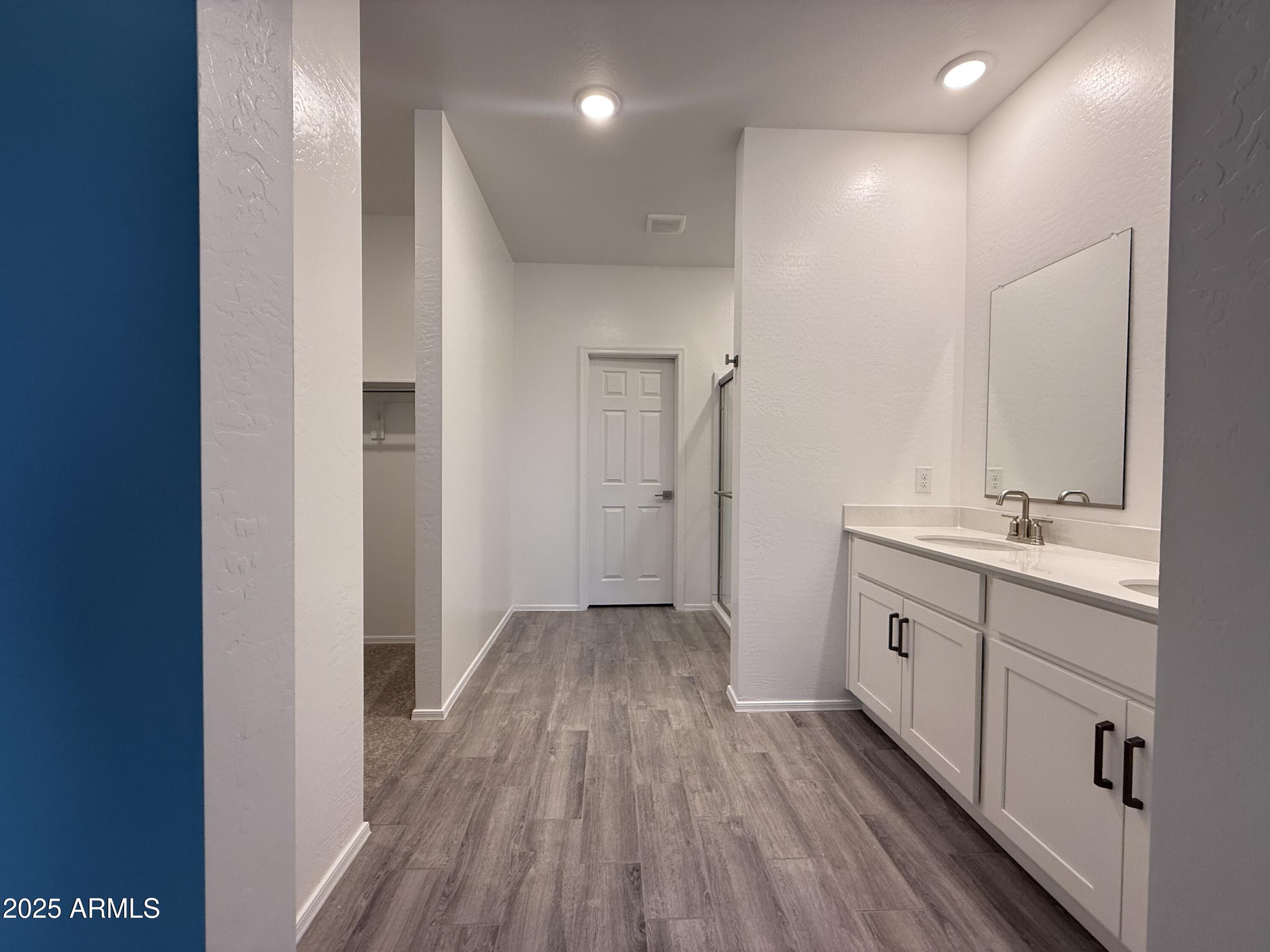 24160 W BOWKER Street