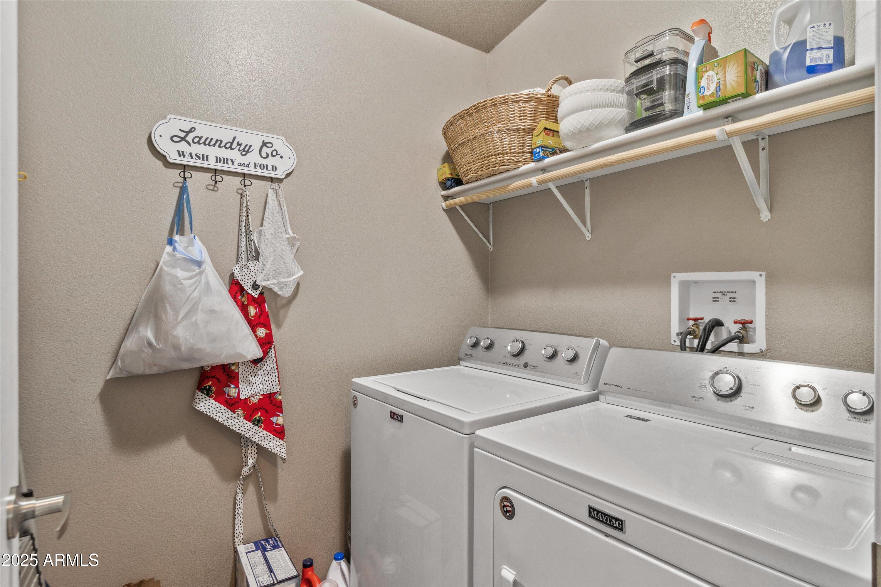 650 N HAWES Road, 3717