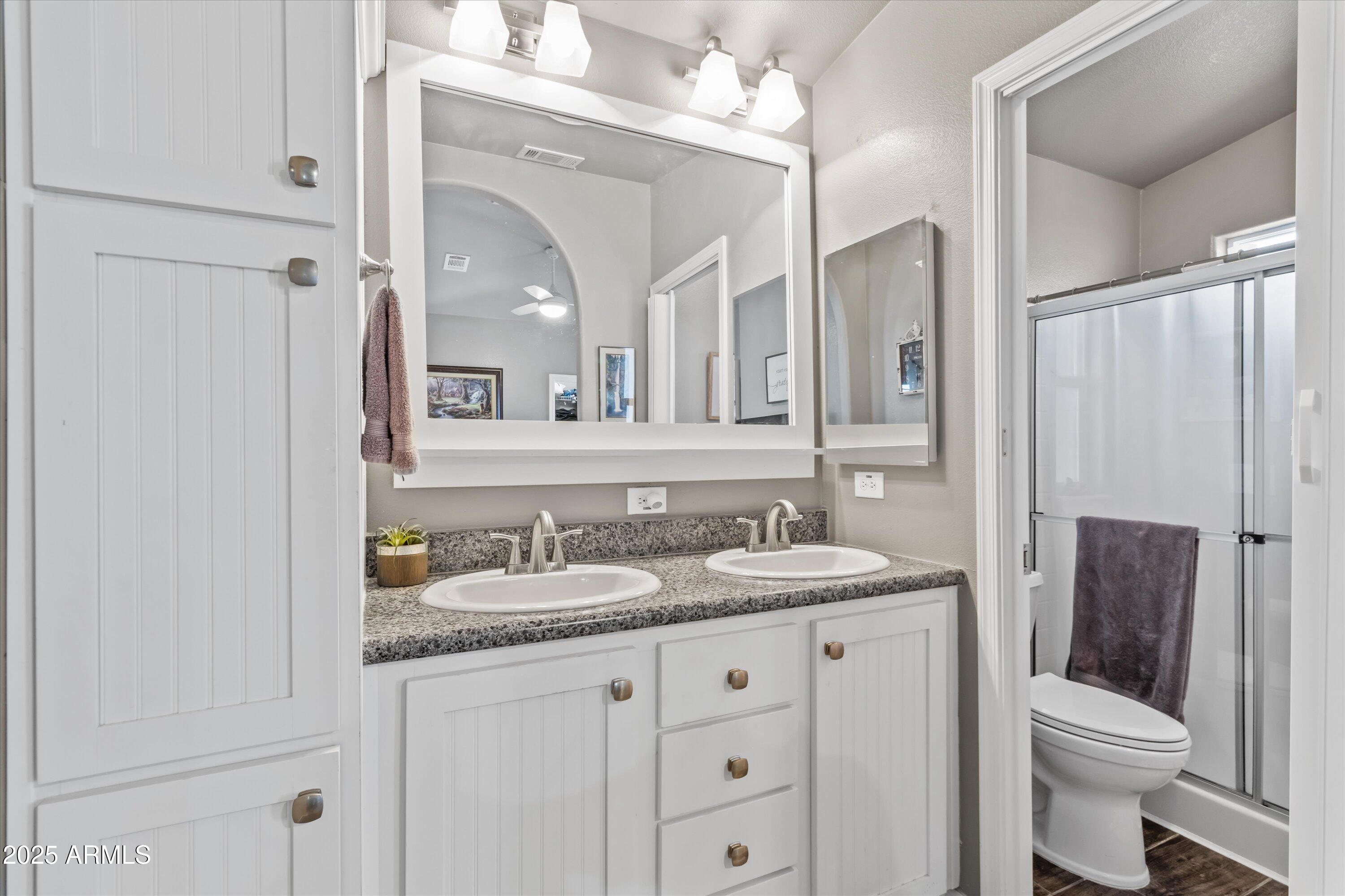 650 N HAWES Road, 3717